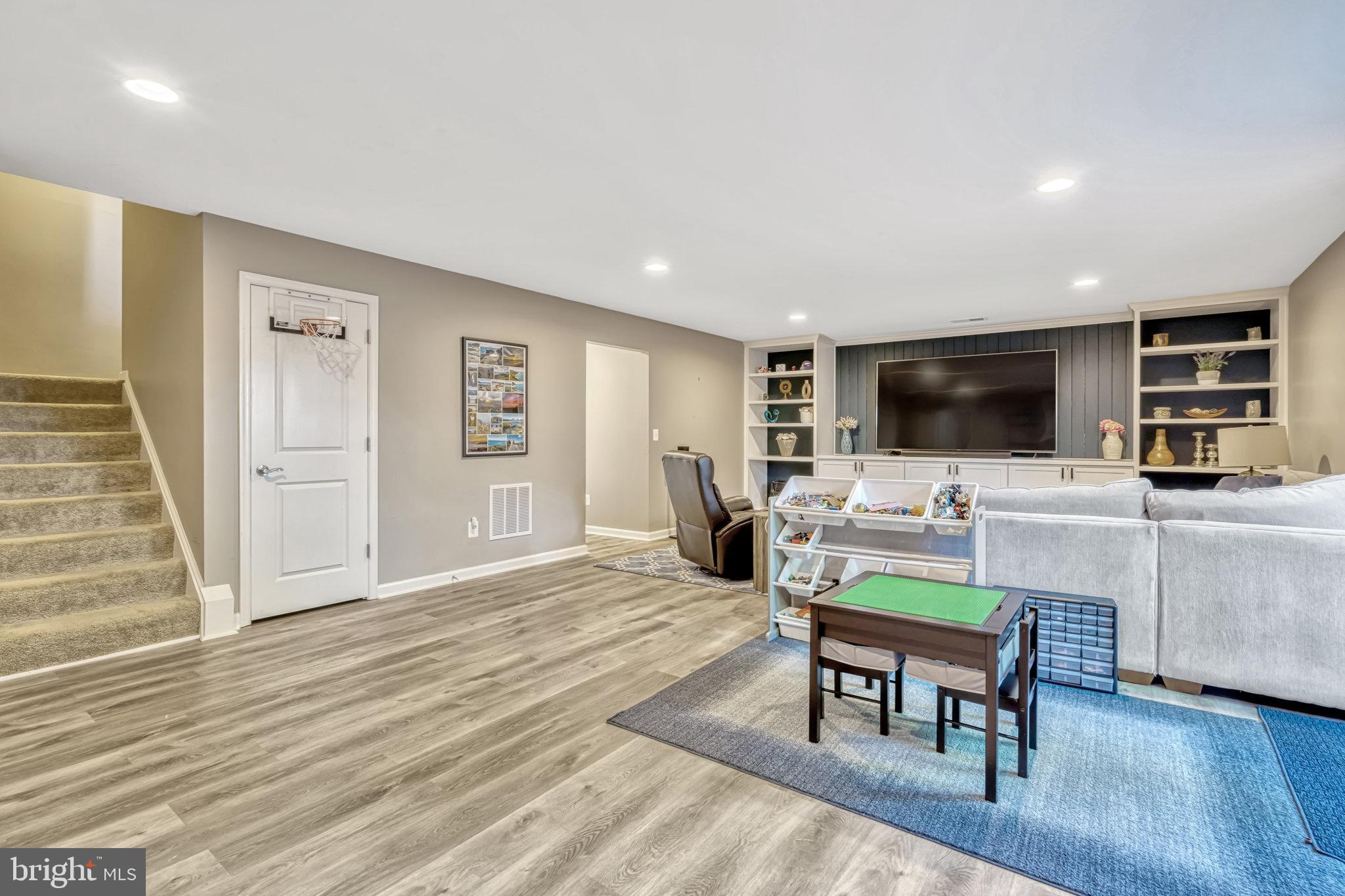 EASTVIEW AT STONE RIDGE - Residential