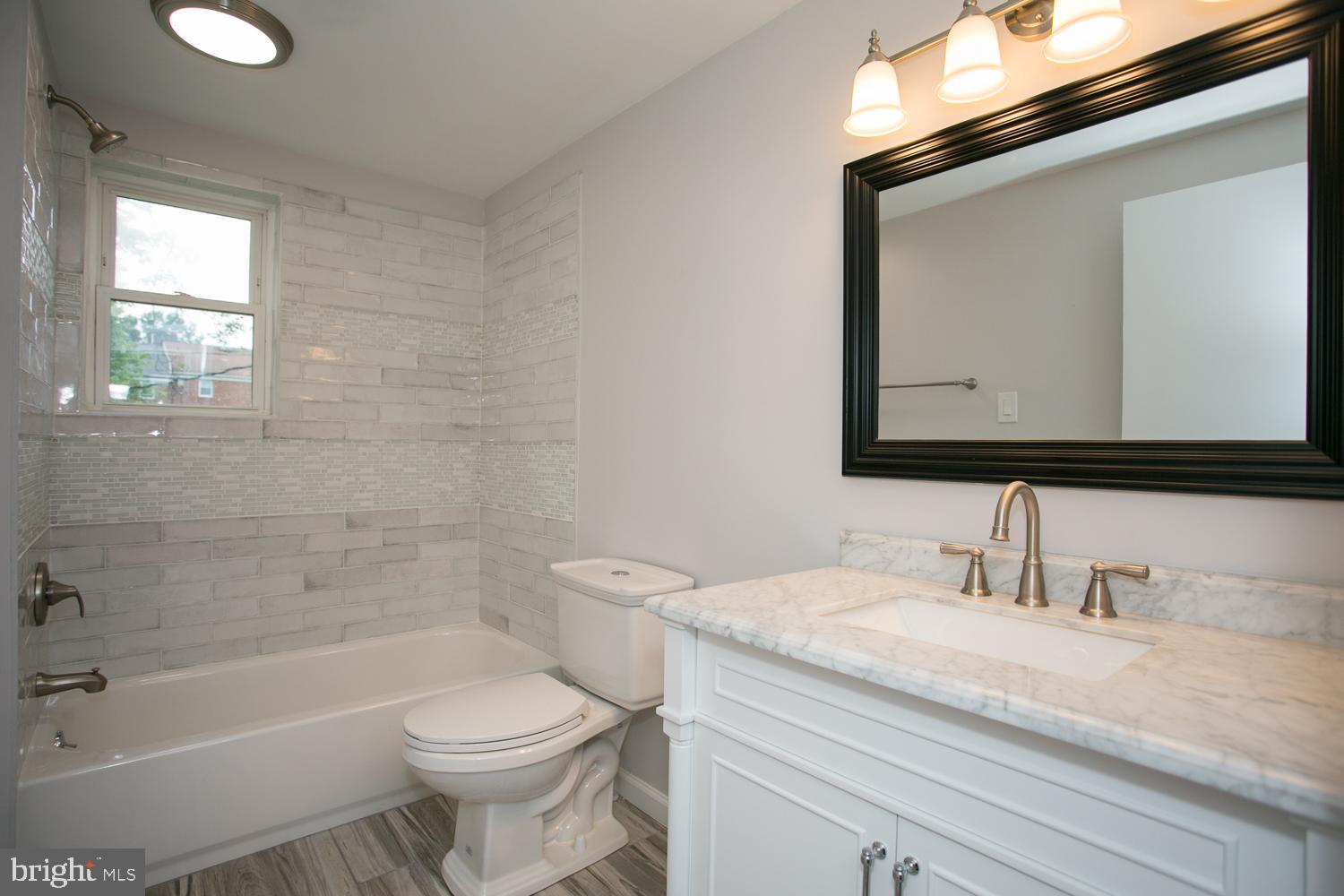 CEDONIA - Residential Lease