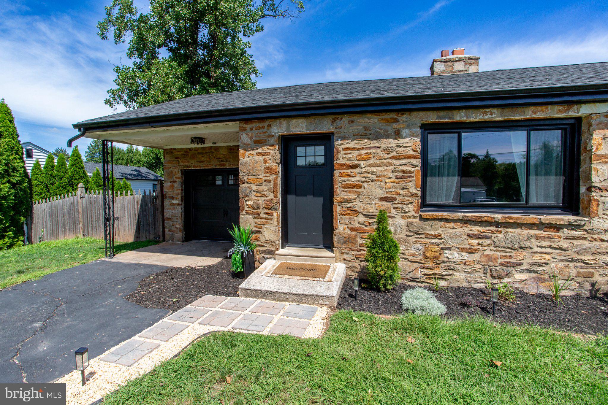 123 HOLLY ROAD