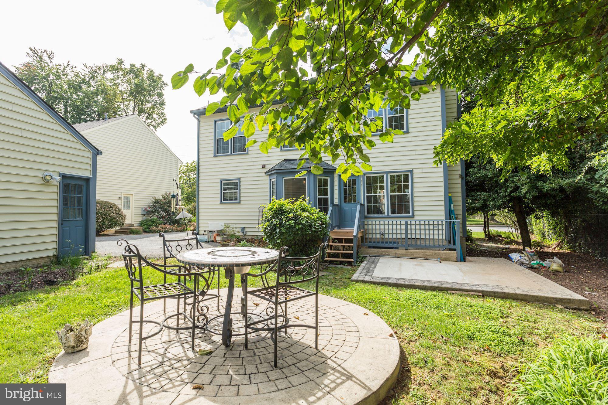 CARLYN PARK - Residential