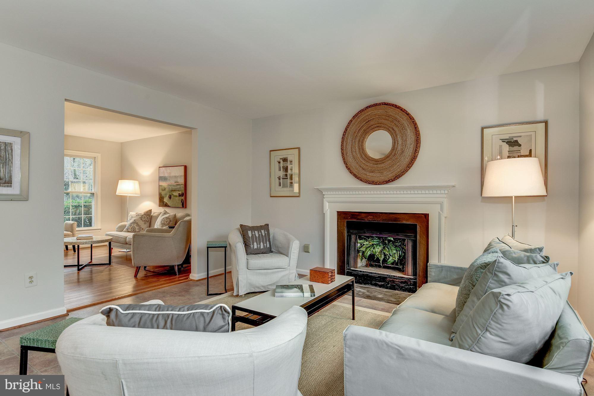 CARLYN PARK - Residential