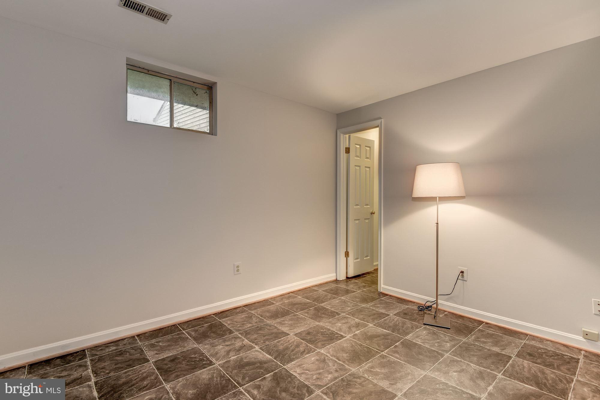 CARLYN PARK - Residential