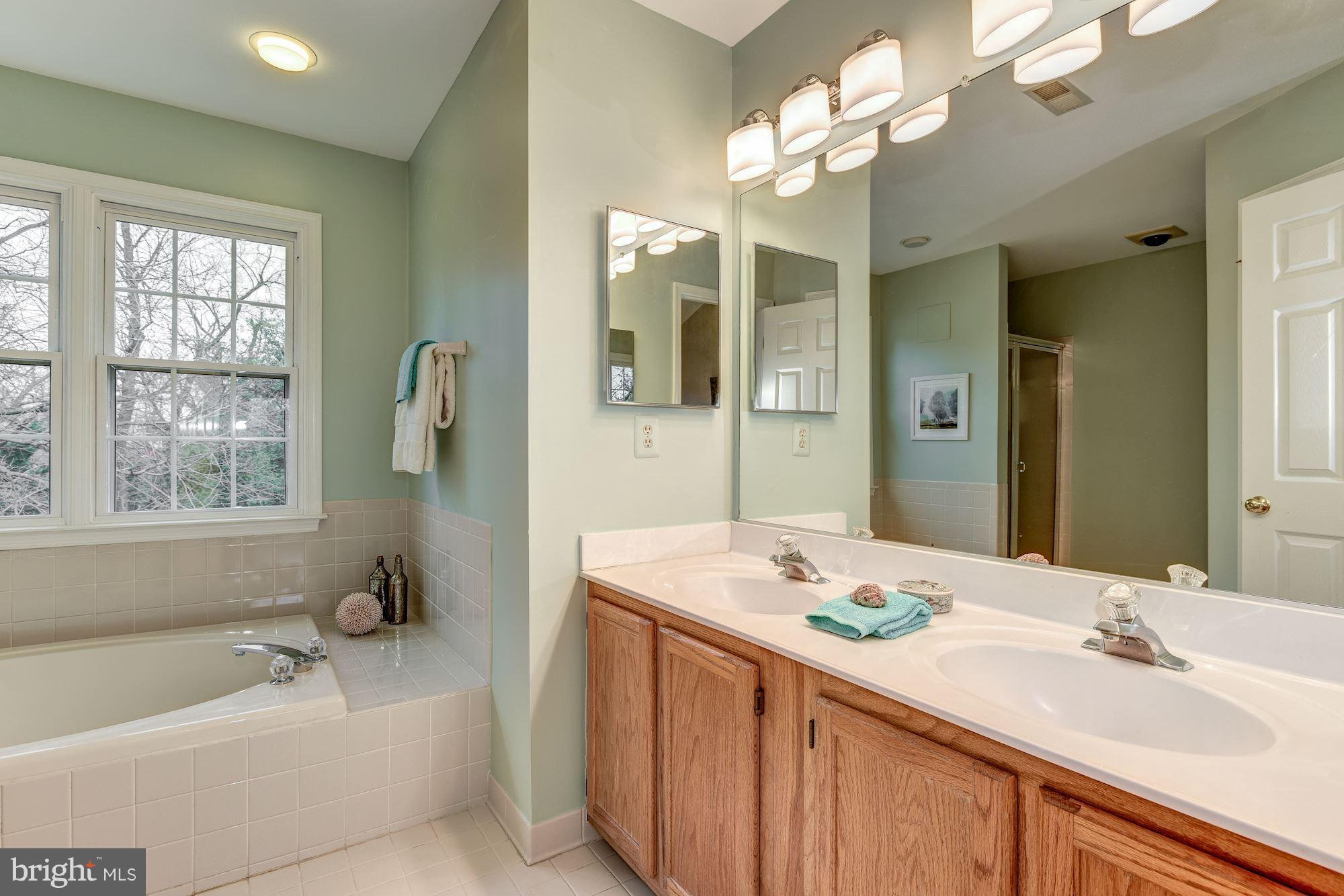 CARLYN PARK - Residential