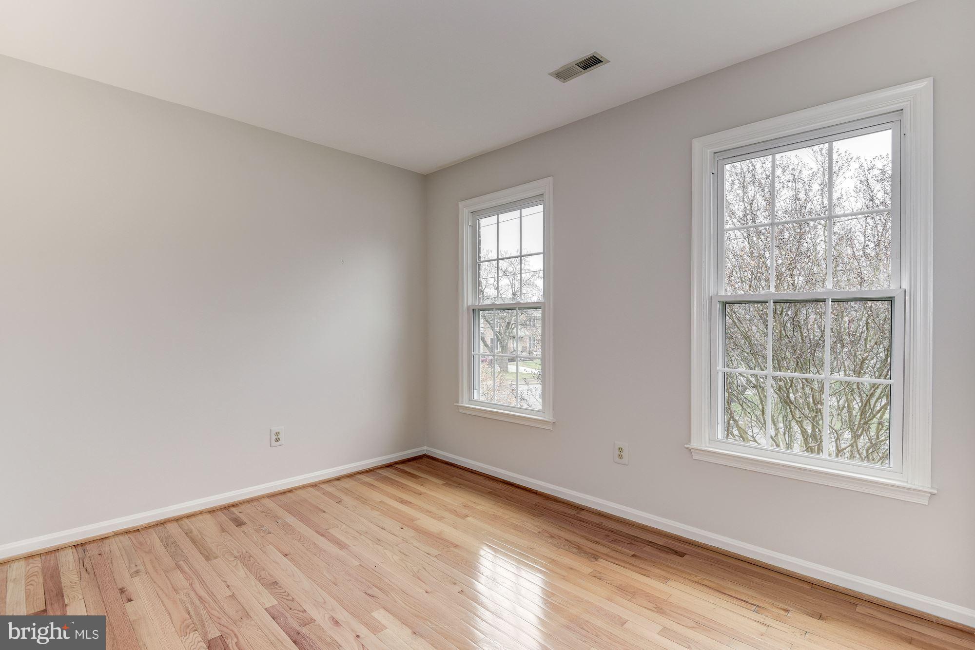 CARLYN PARK - Residential