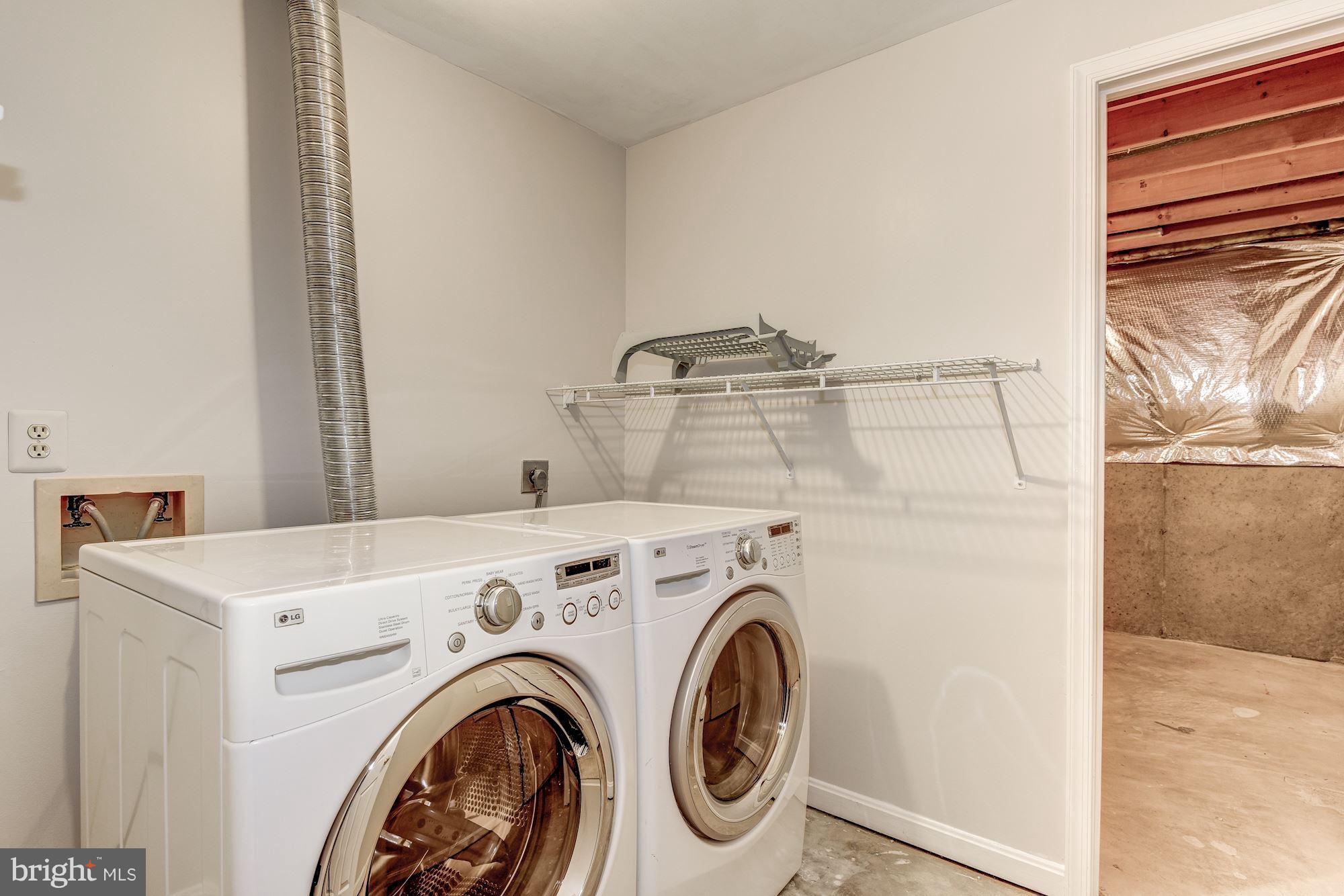 CARLYN PARK - Residential