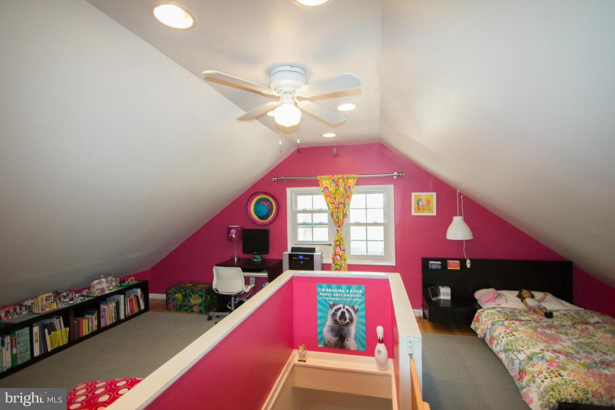 ADDISON HEIGHTS - Residential