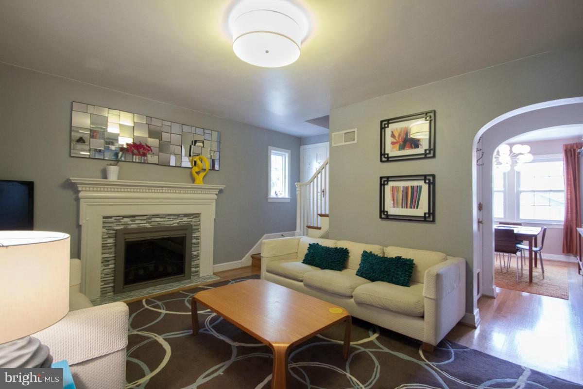 ADDISON HEIGHTS - Residential