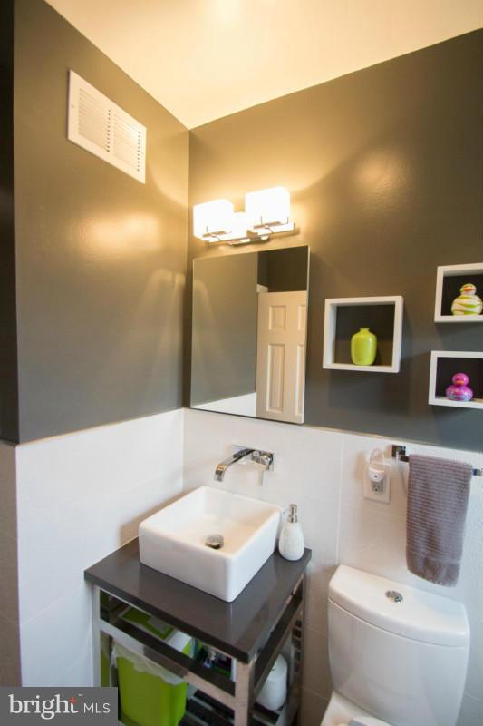 ADDISON HEIGHTS - Residential