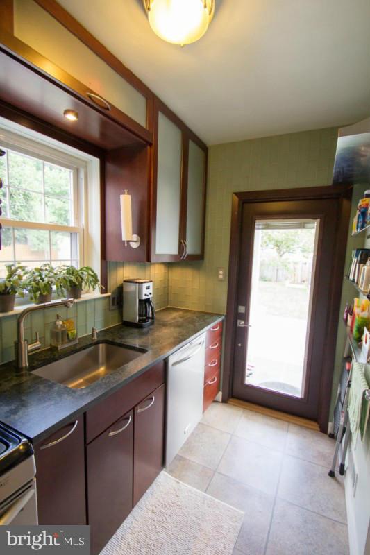 ADDISON HEIGHTS - Residential