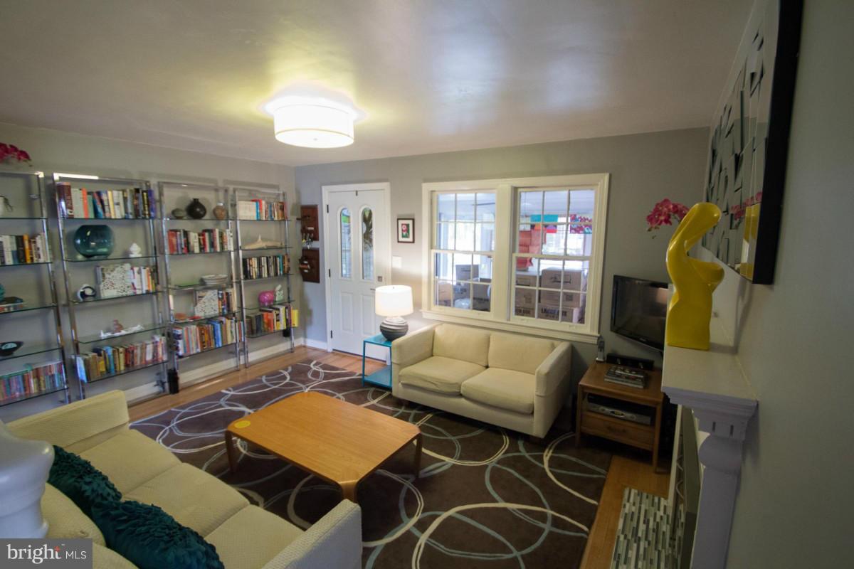 ADDISON HEIGHTS - Residential