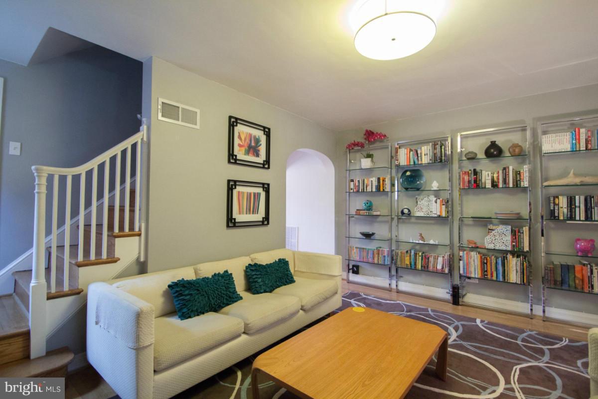 ADDISON HEIGHTS - Residential