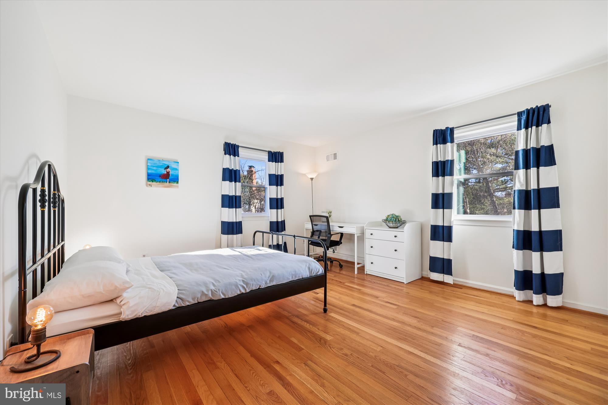 POTOMAC OUTSIDE - Residential