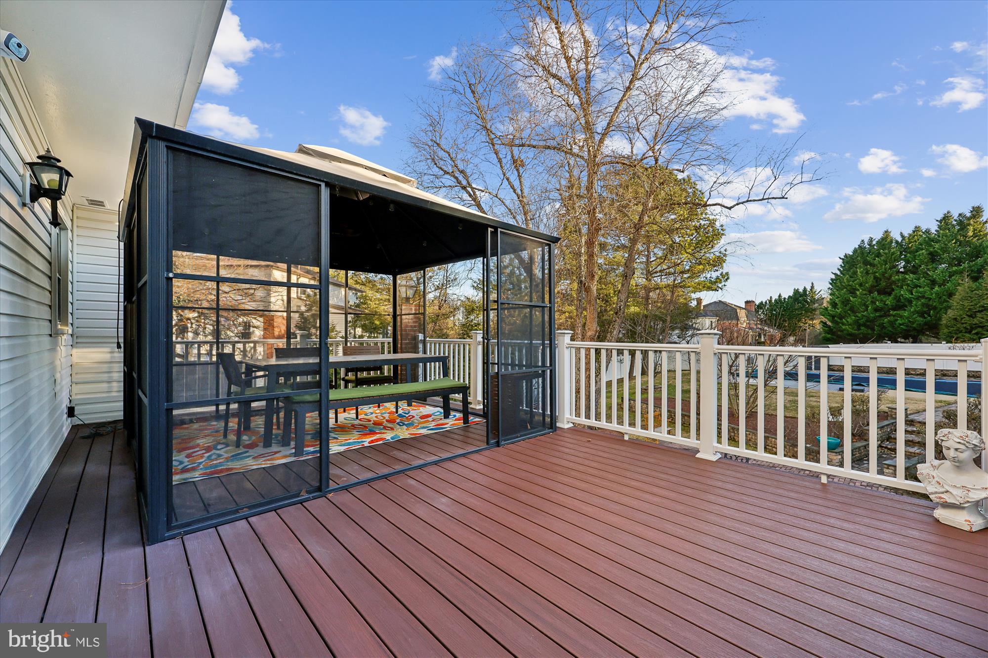 POTOMAC OUTSIDE - Residential