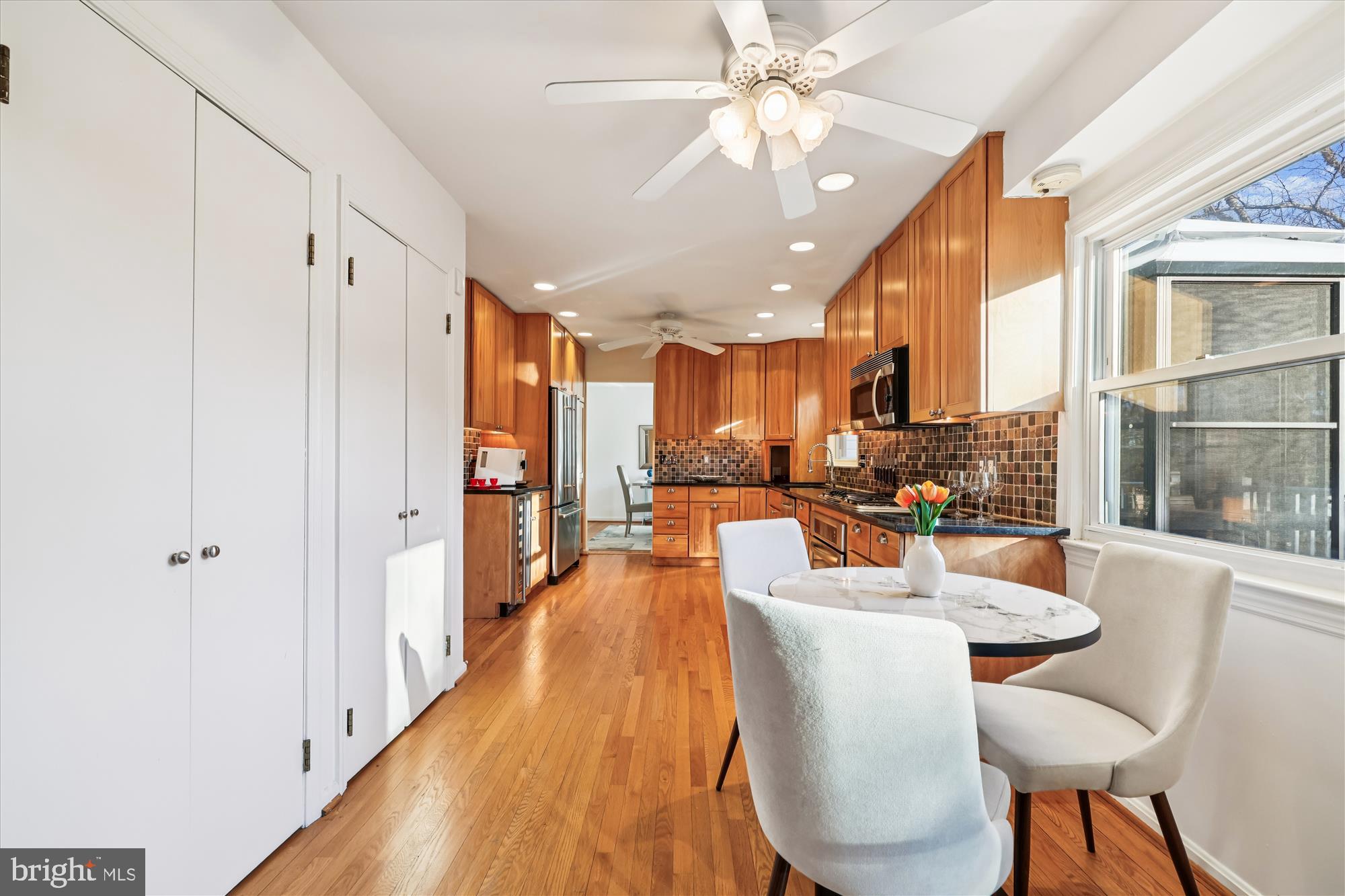 POTOMAC OUTSIDE - Residential