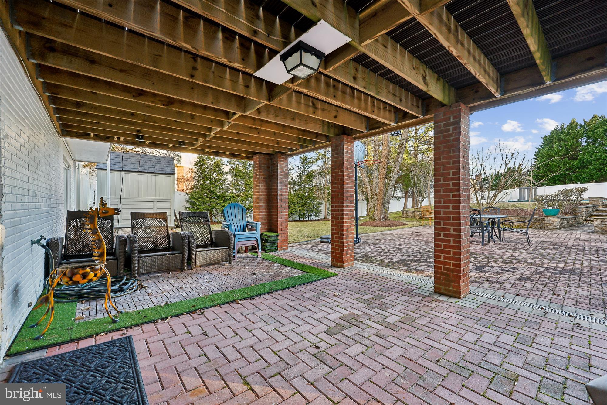 POTOMAC OUTSIDE - Residential