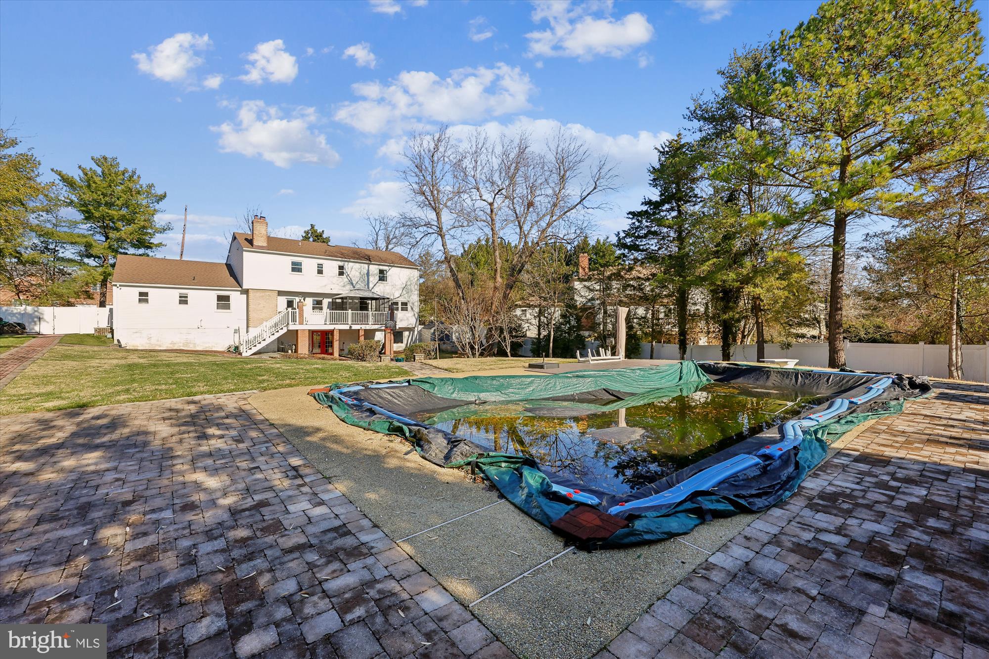POTOMAC OUTSIDE - Residential