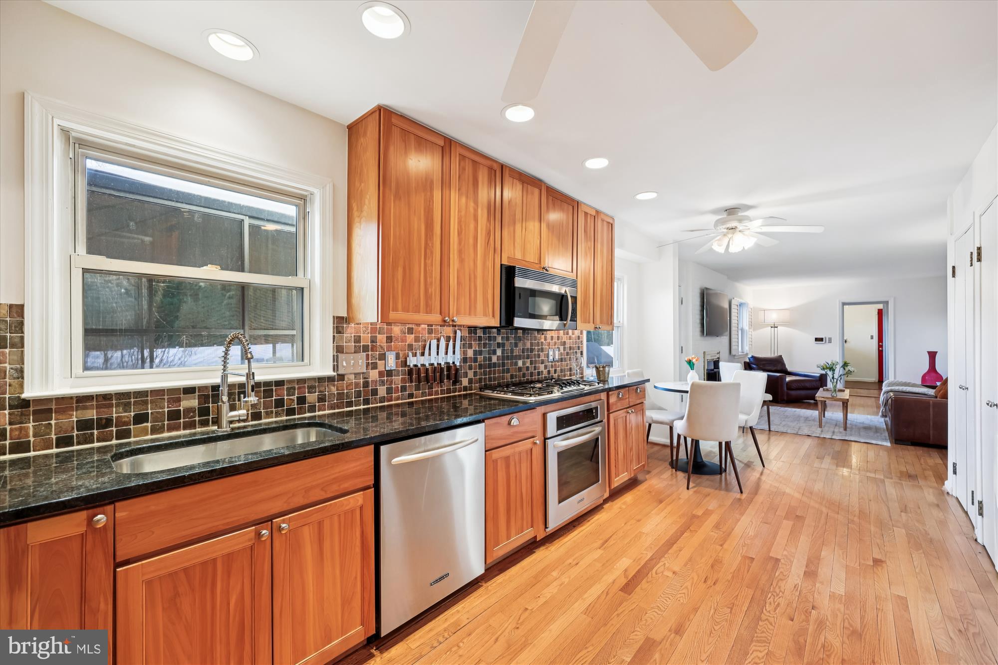 POTOMAC OUTSIDE - Residential