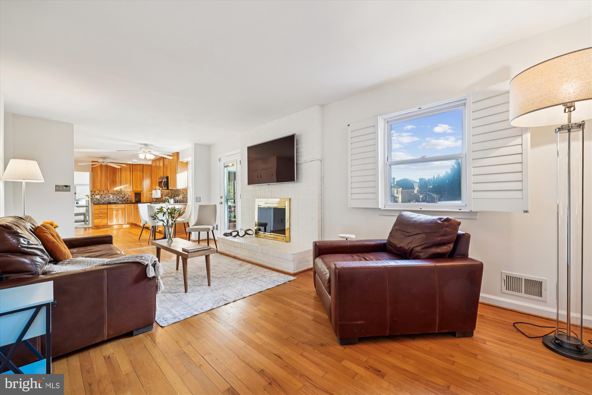 POTOMAC OUTSIDE - Residential