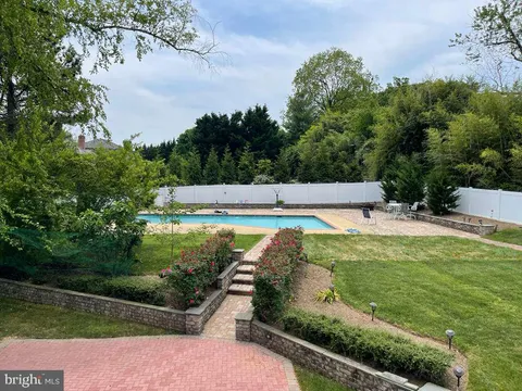 9304 Bells Mill Road, Potomac, MD MLS: MDMC2212382