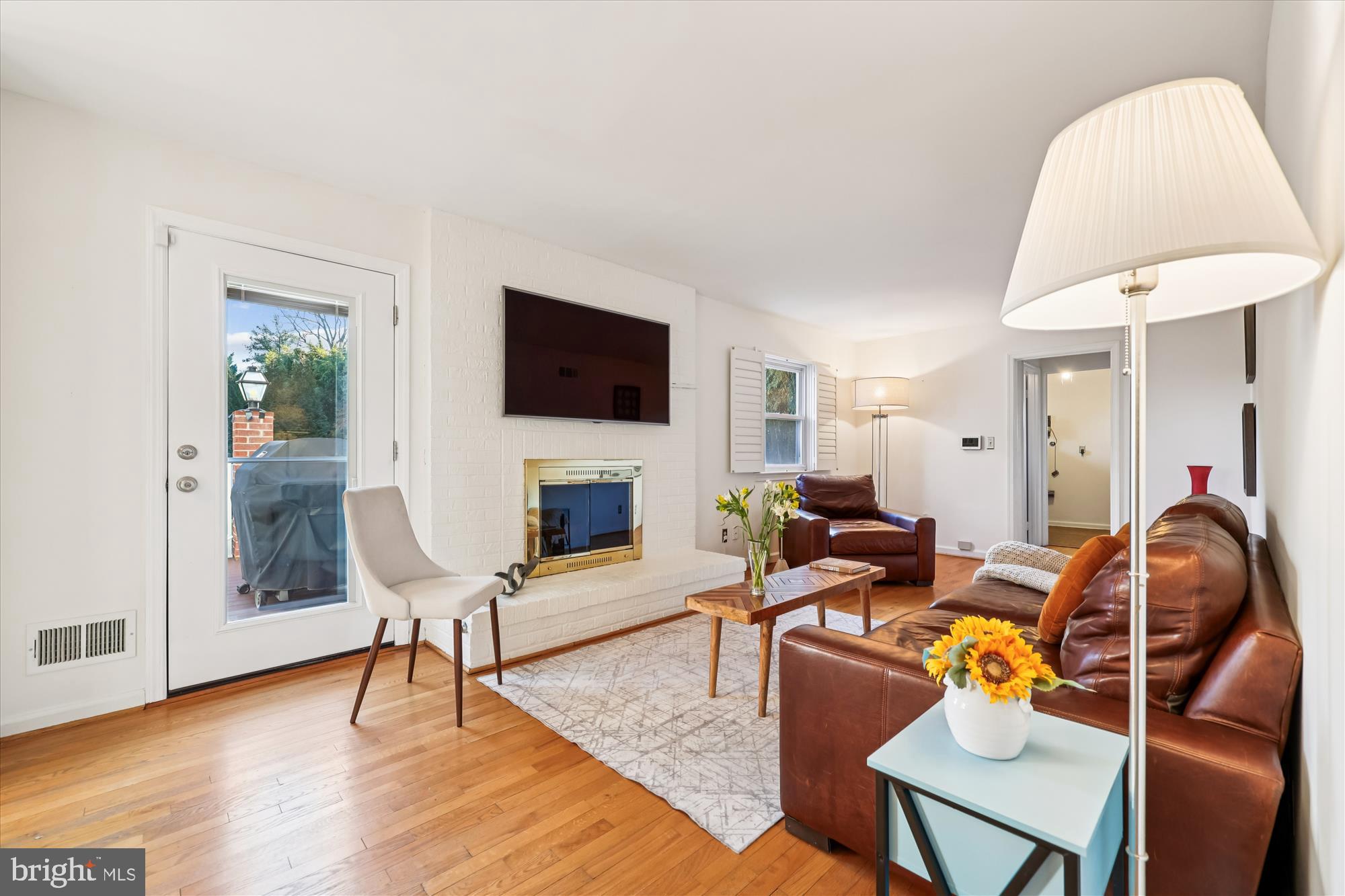 POTOMAC OUTSIDE - Residential