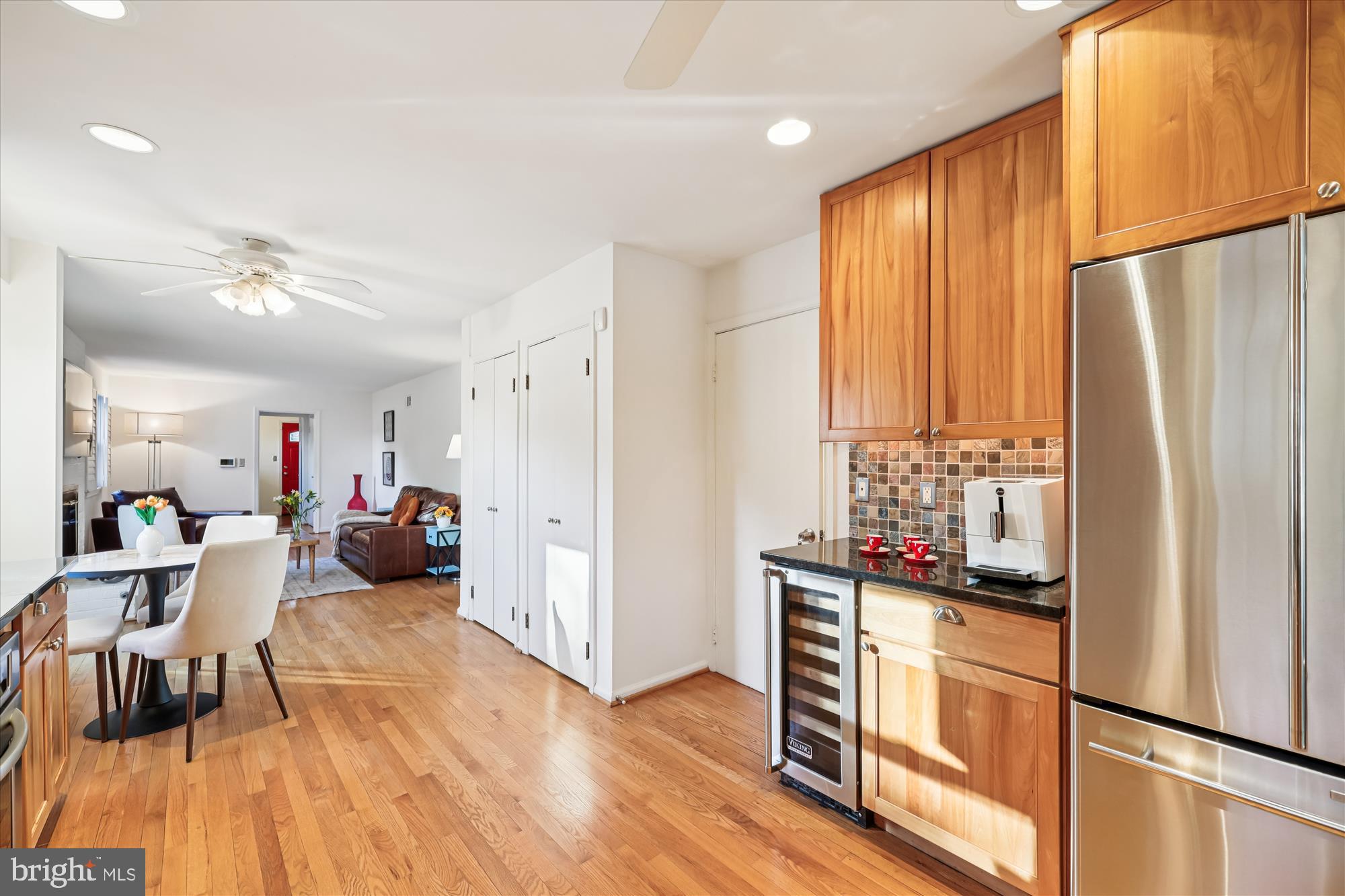 POTOMAC OUTSIDE - Residential