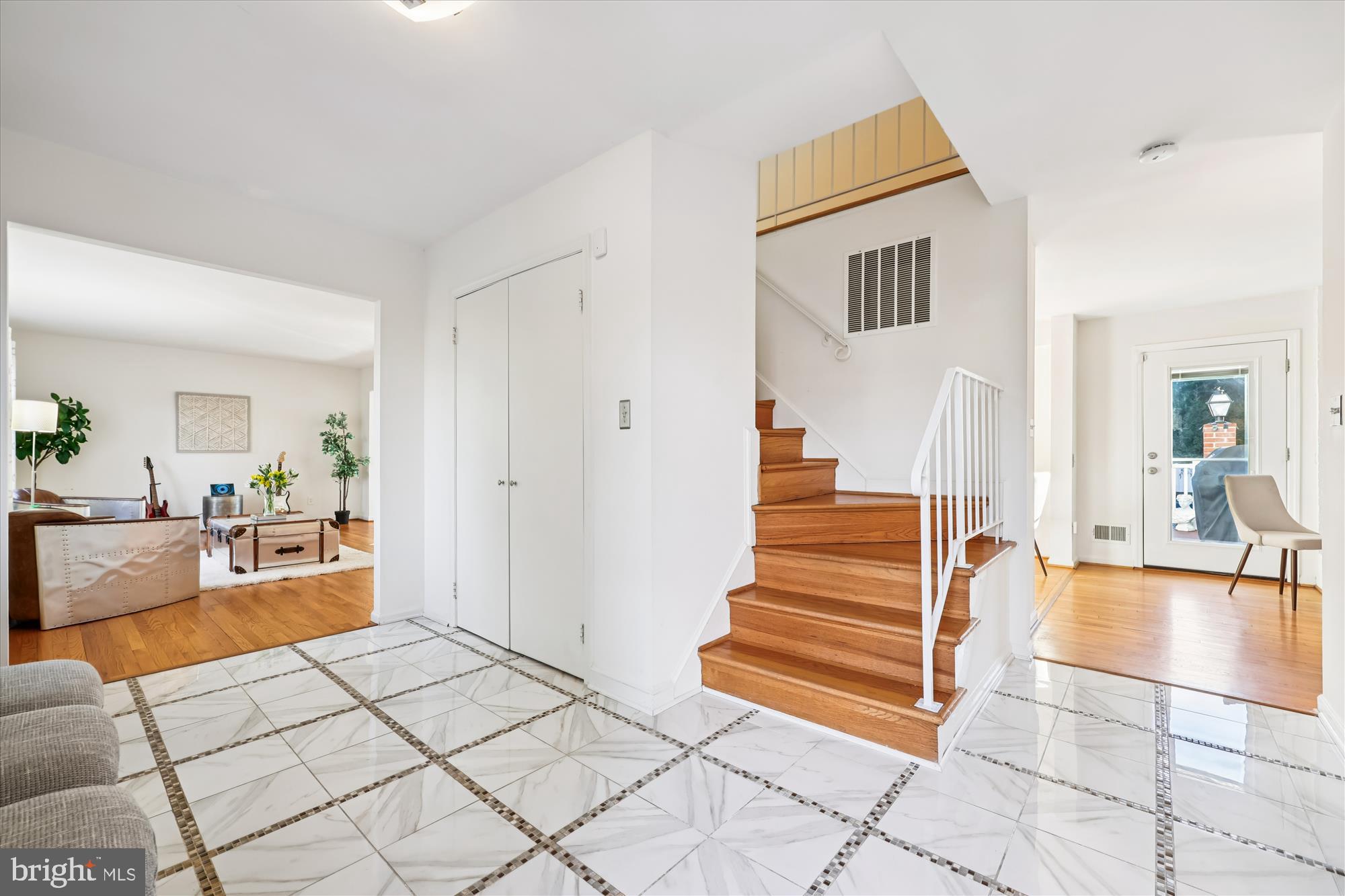 POTOMAC OUTSIDE - Residential