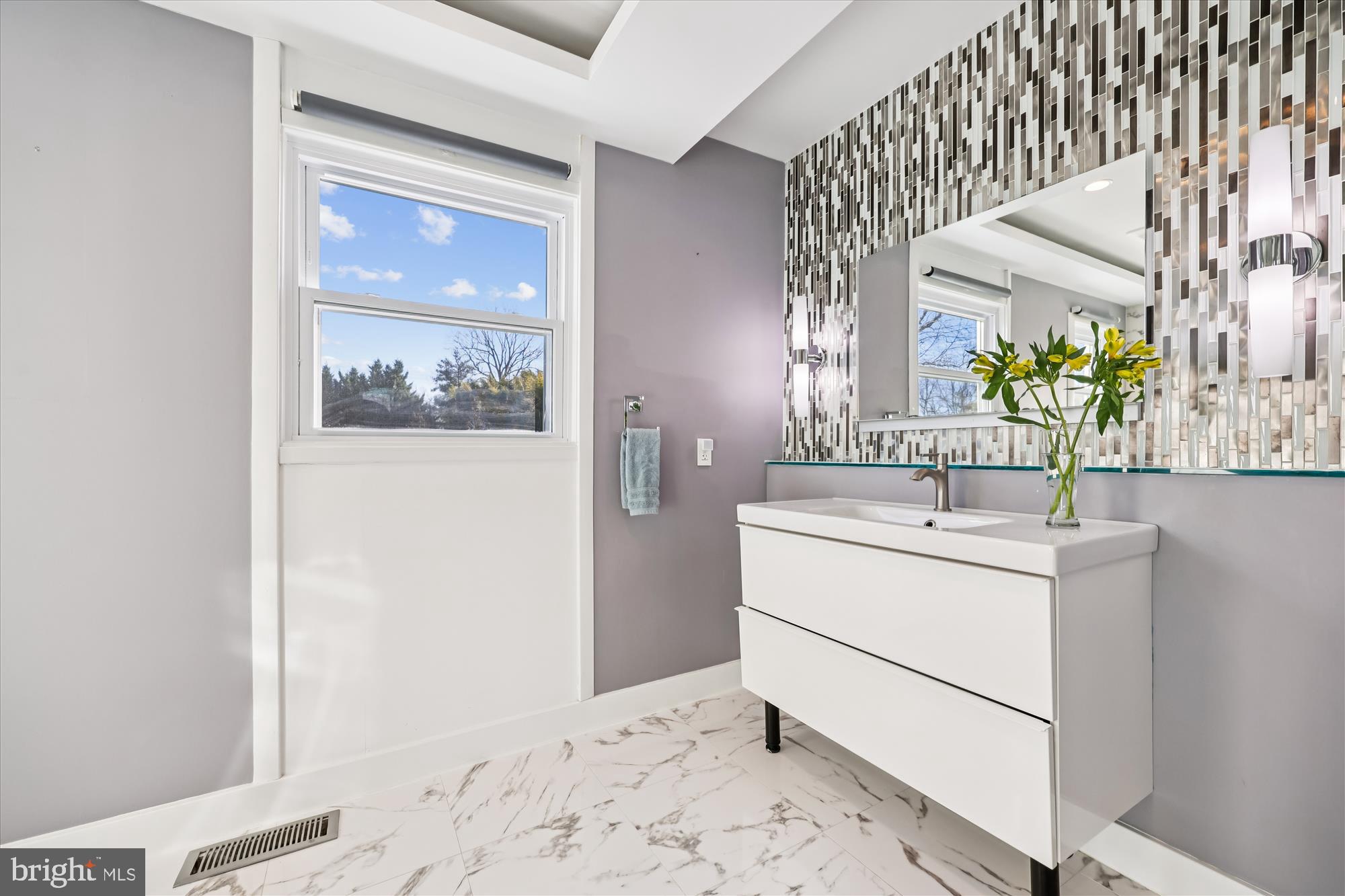 POTOMAC OUTSIDE - Residential