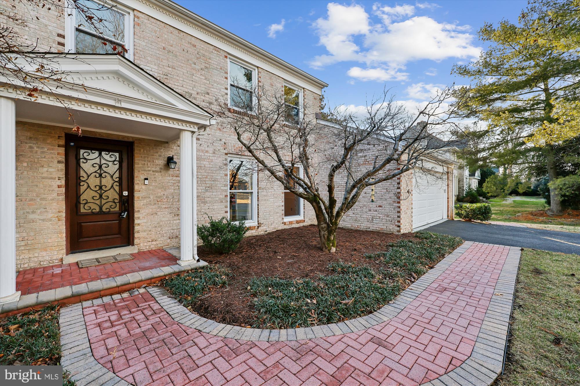 POTOMAC OUTSIDE - Residential