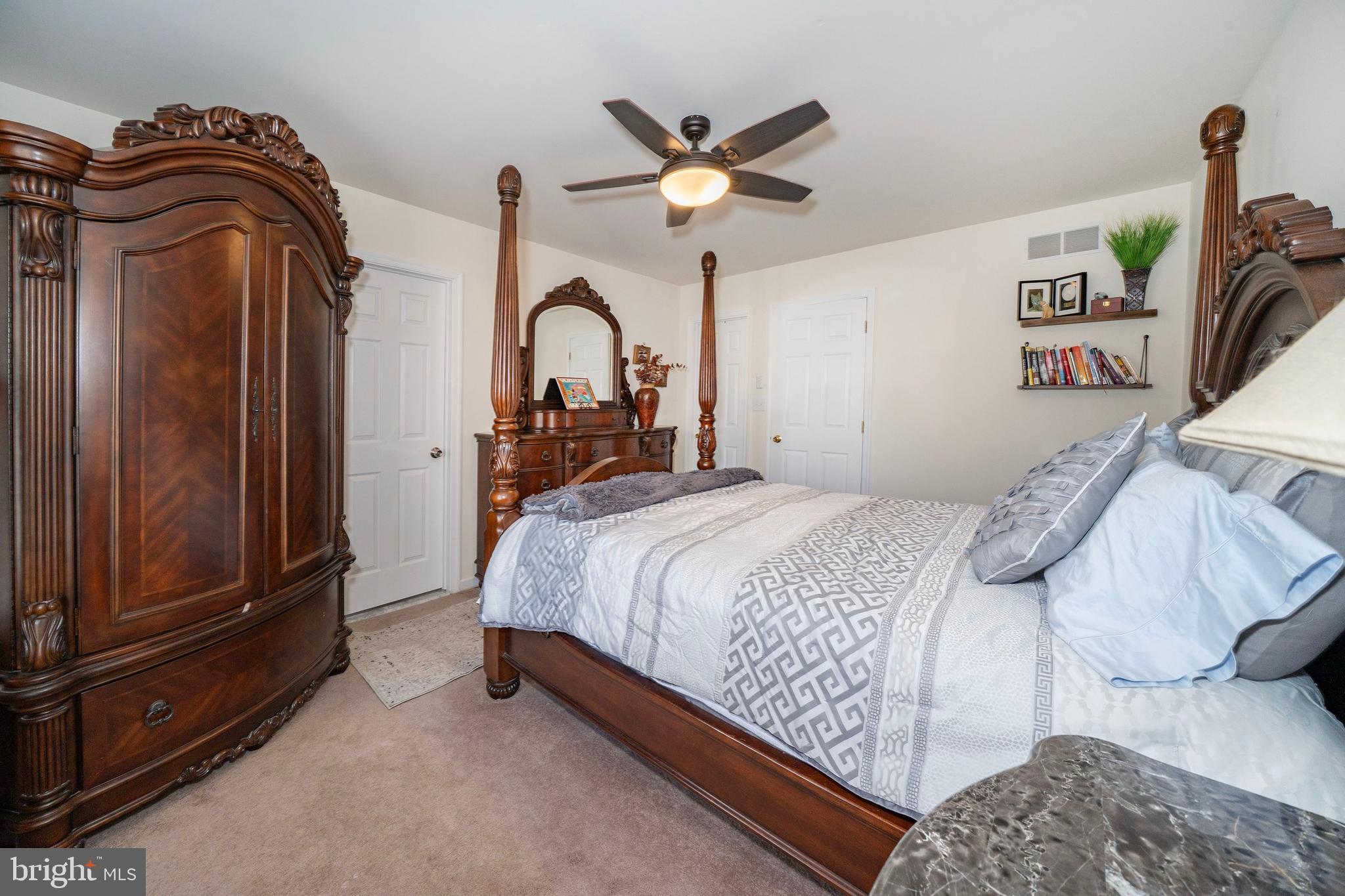 LINDEN WAY - Residential