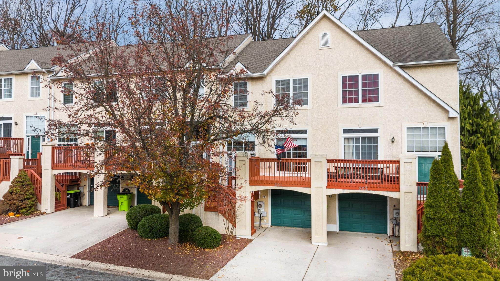 LINDEN WAY - Residential