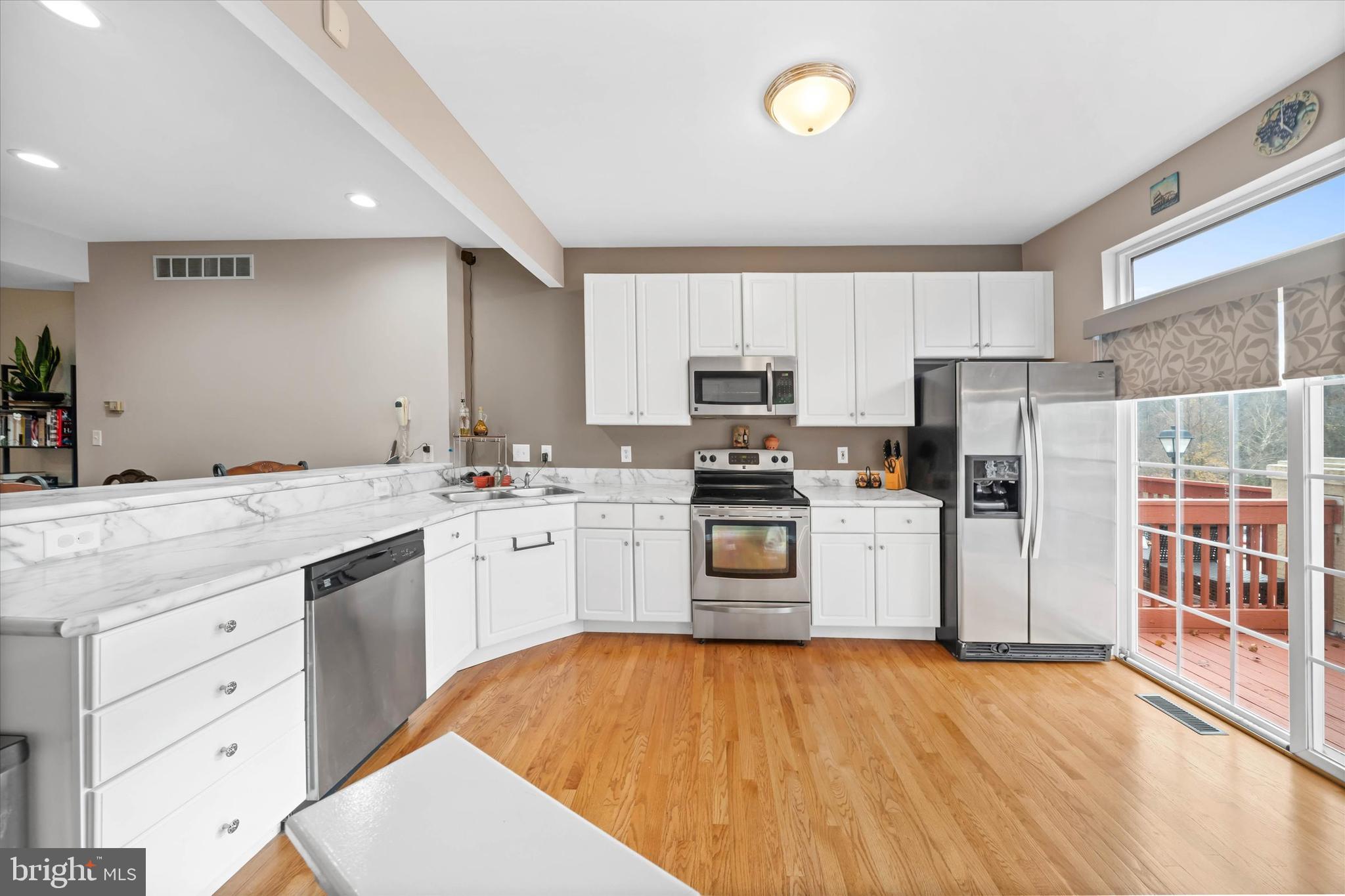 LINDEN WAY - Residential