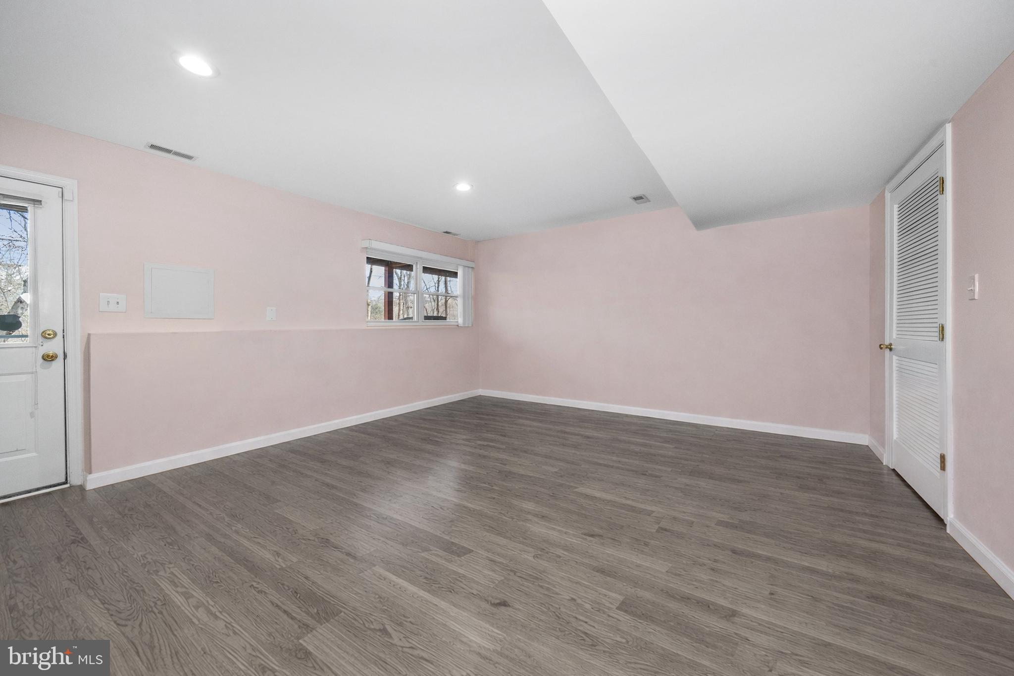 LINDEN WAY - Residential