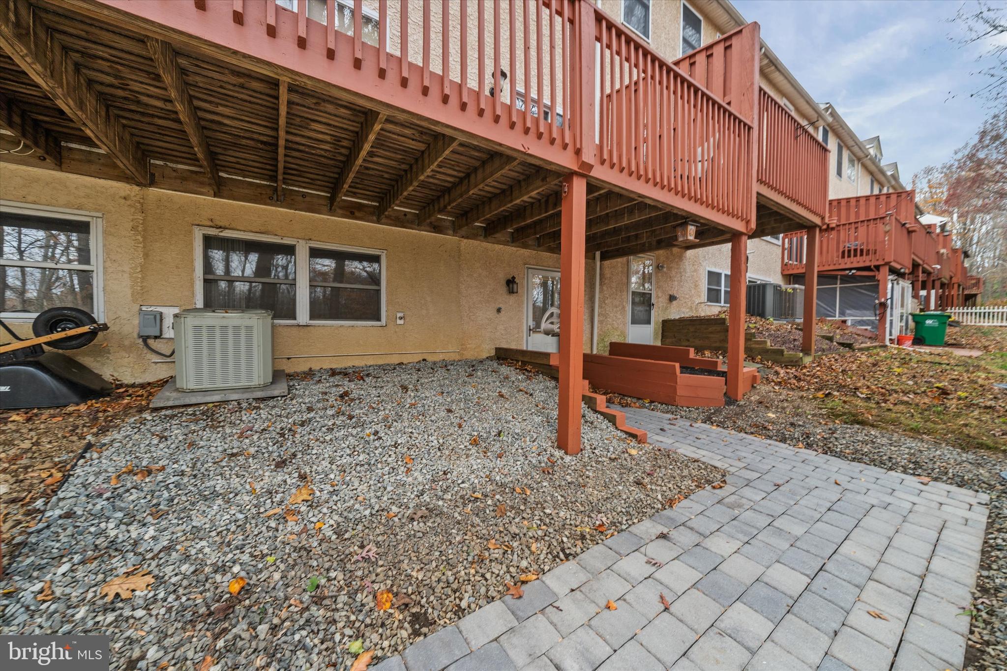 LINDEN WAY - Residential