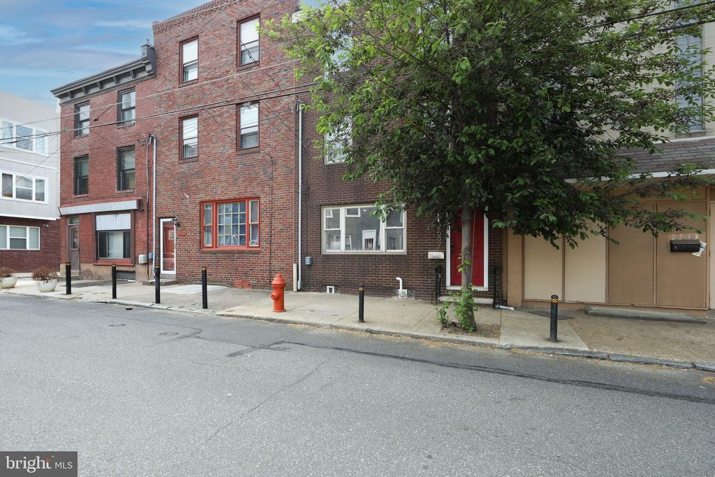 Photo of 2537 Salmon Street, PHILADELPHIA, PA 19125 (MLS # PAPH2449654)