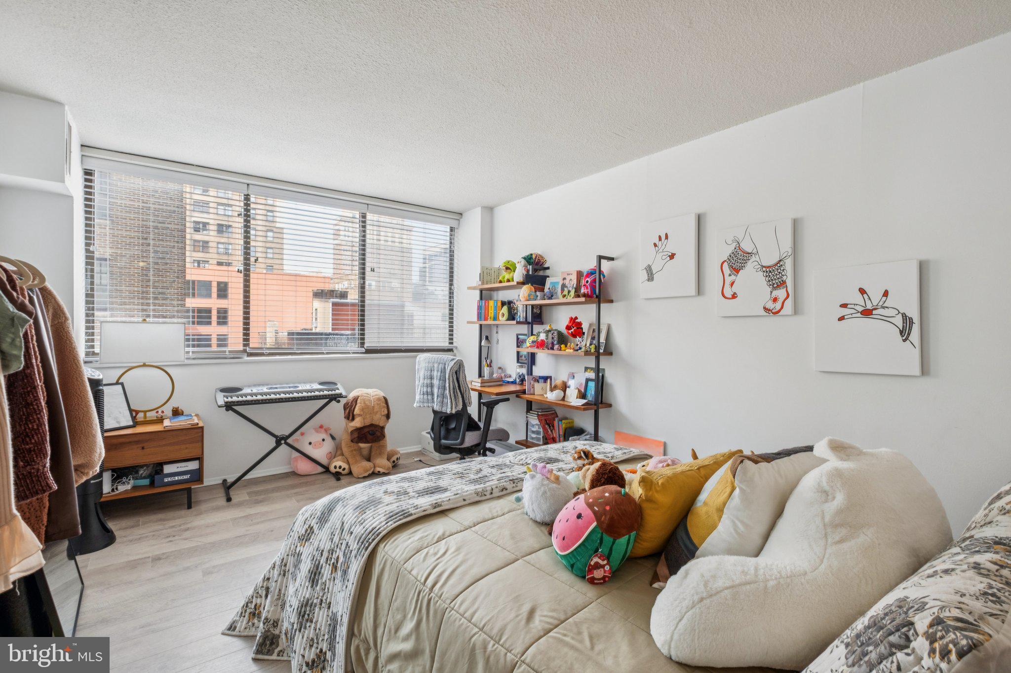 AVENUE OF THE ARTS - Residential