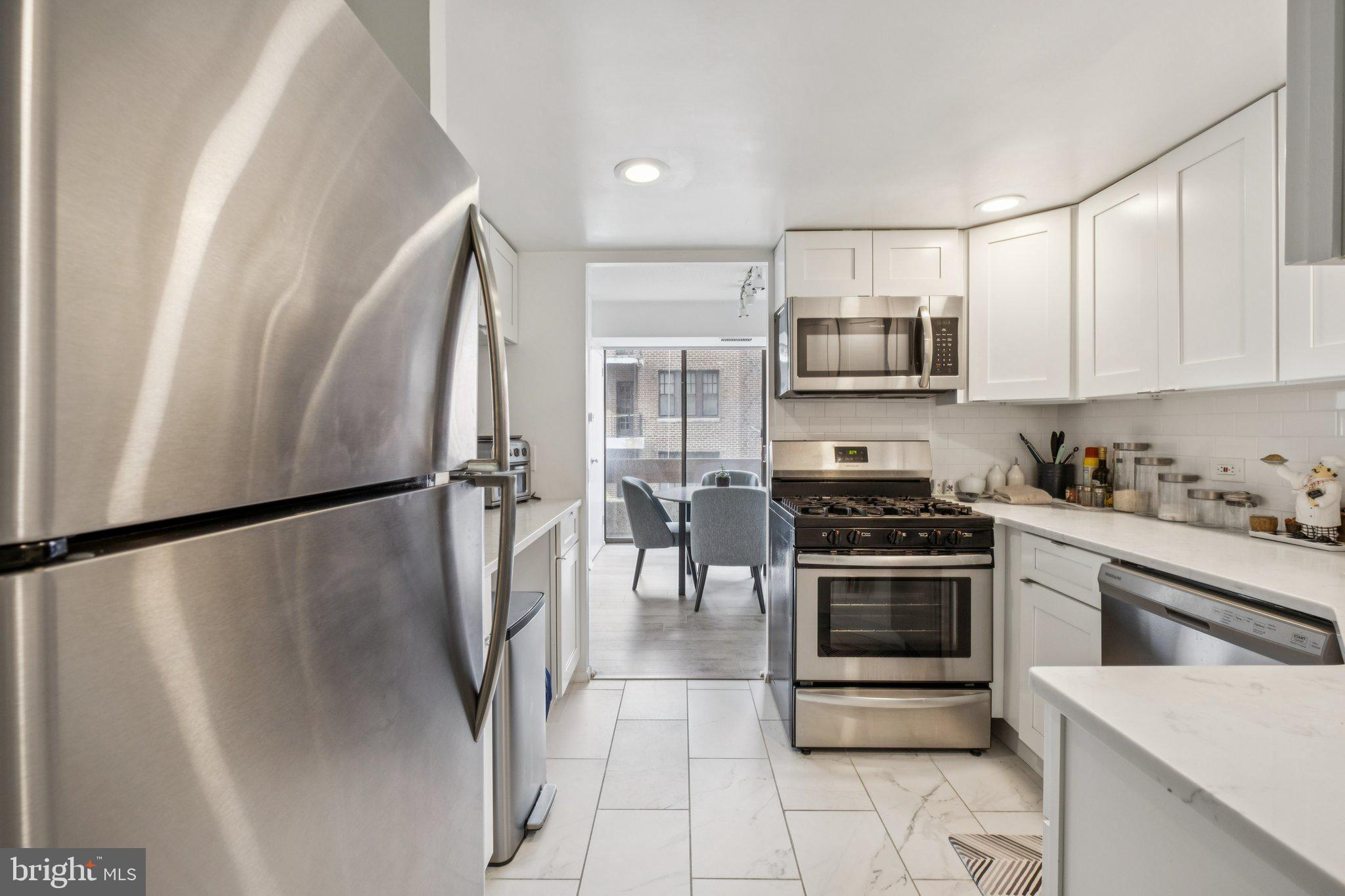 AVENUE OF THE ARTS - Residential