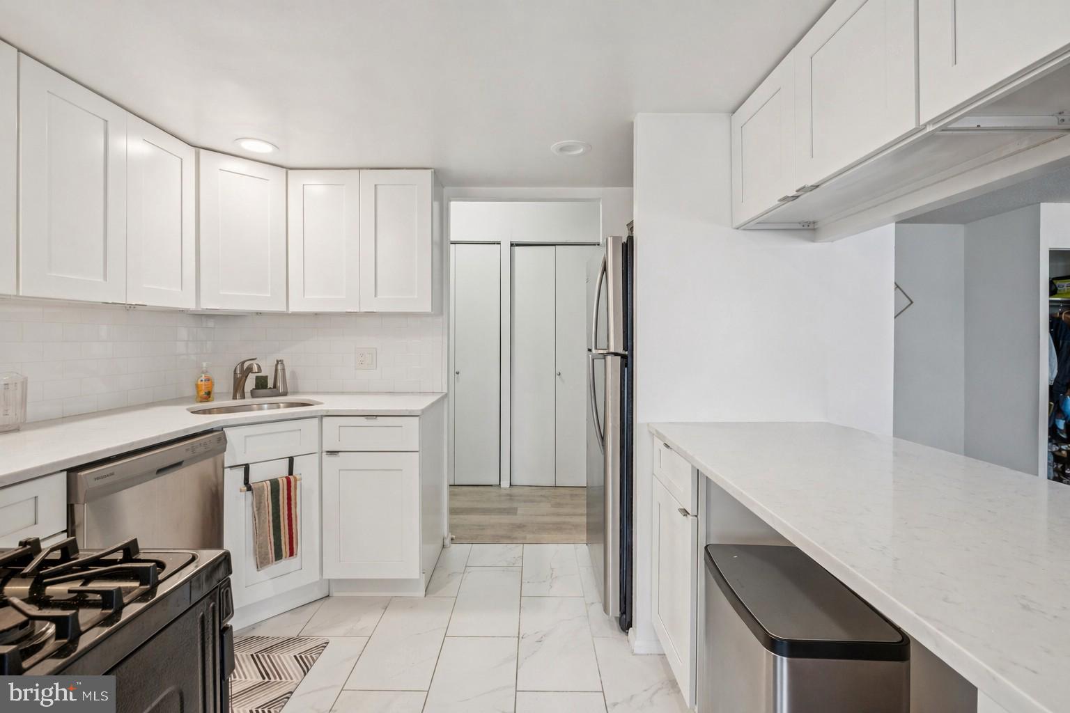 AVENUE OF THE ARTS - Residential