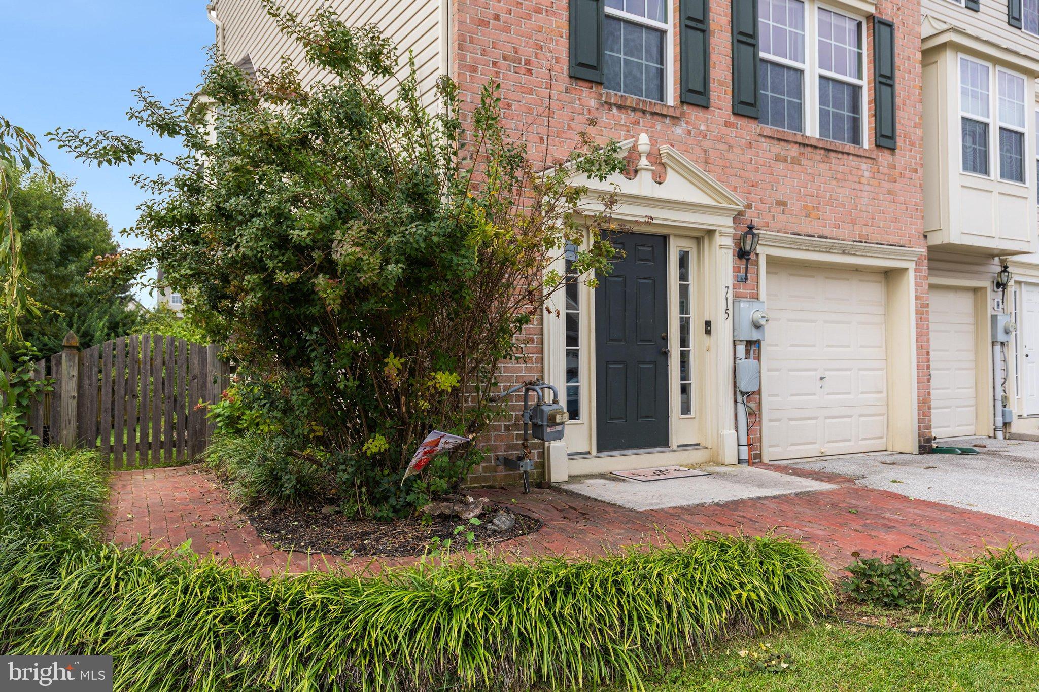 715 GRANT DRIVE