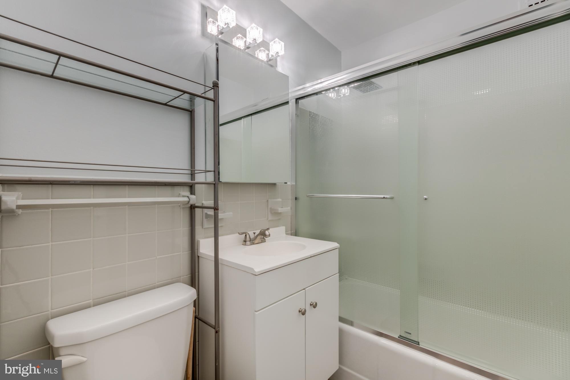 RIVER PLACE EAST - Residential Lease