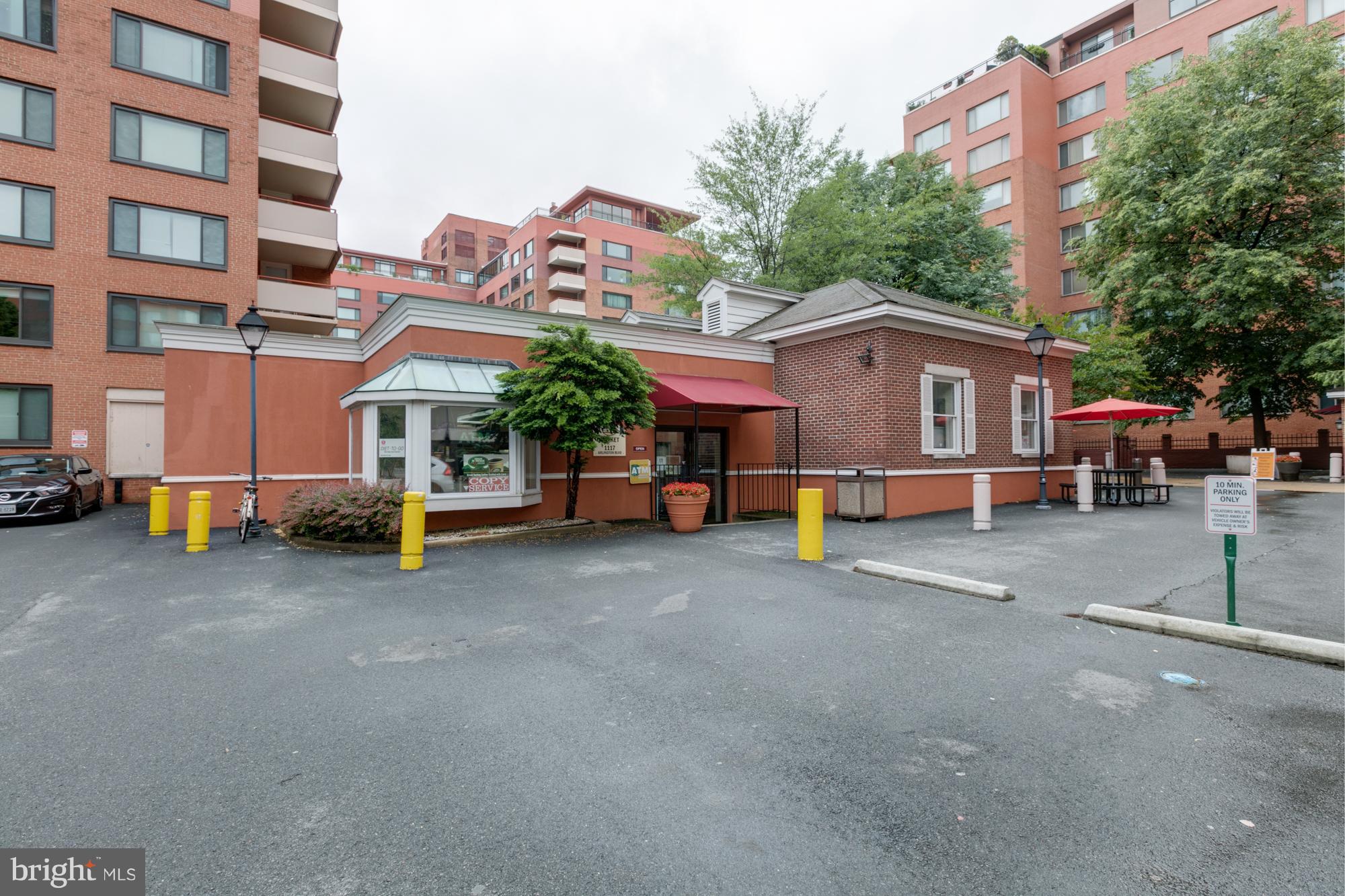 RIVER PLACE EAST - Residential Lease