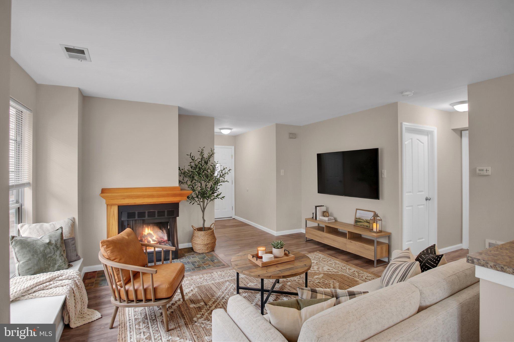 607 FOXCROFT CIRCLE CONDO 607