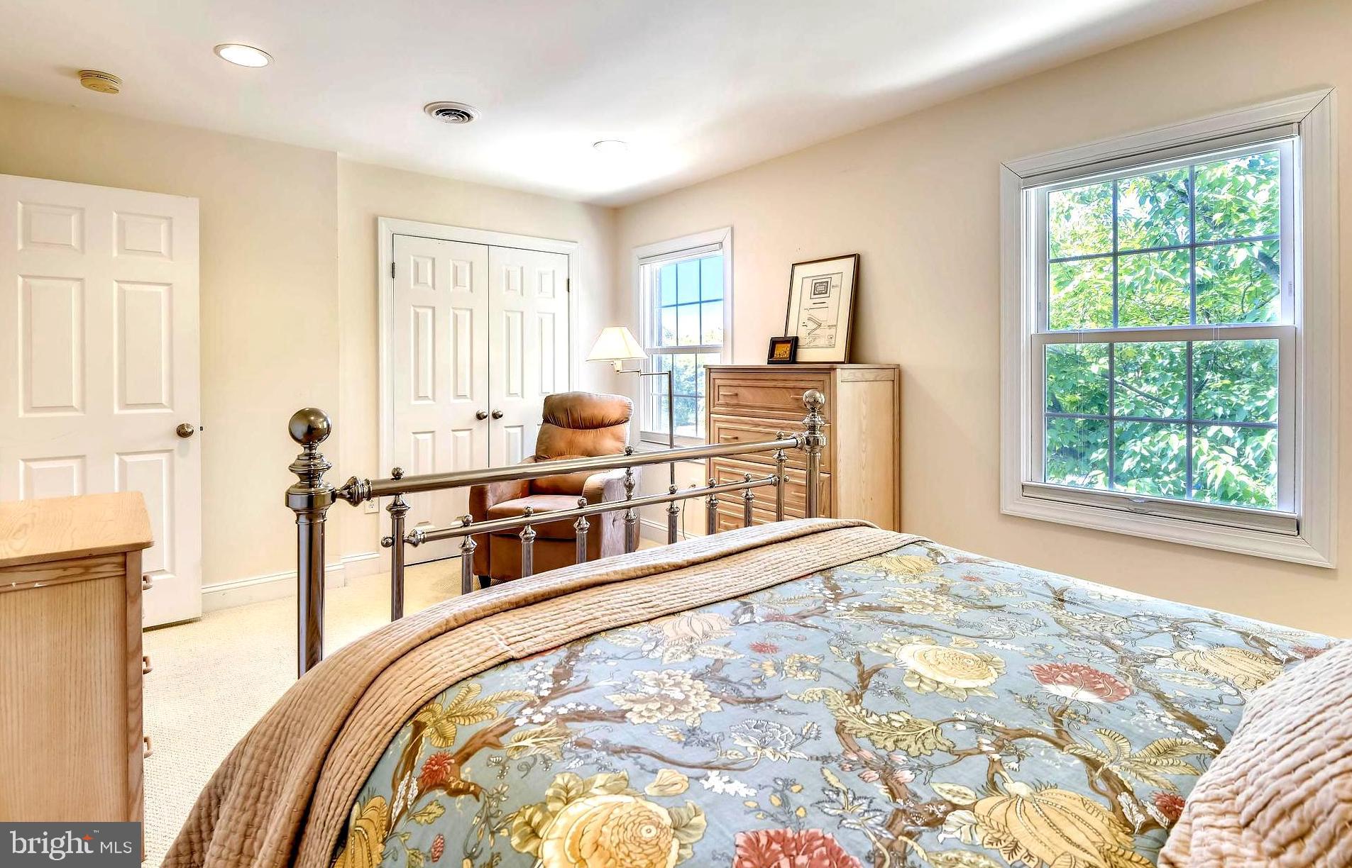 OAKWOOD - Residential