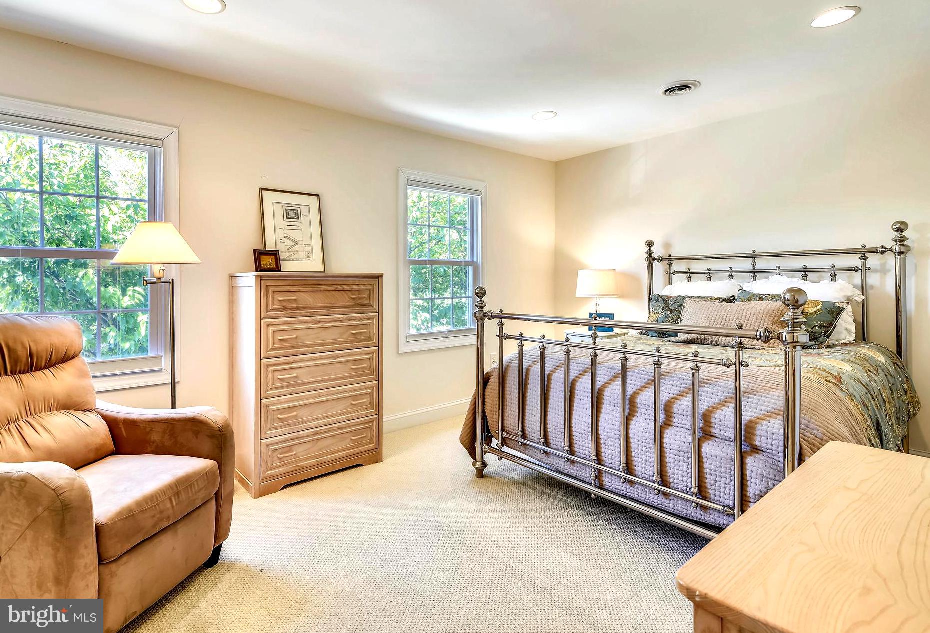 OAKWOOD - Residential