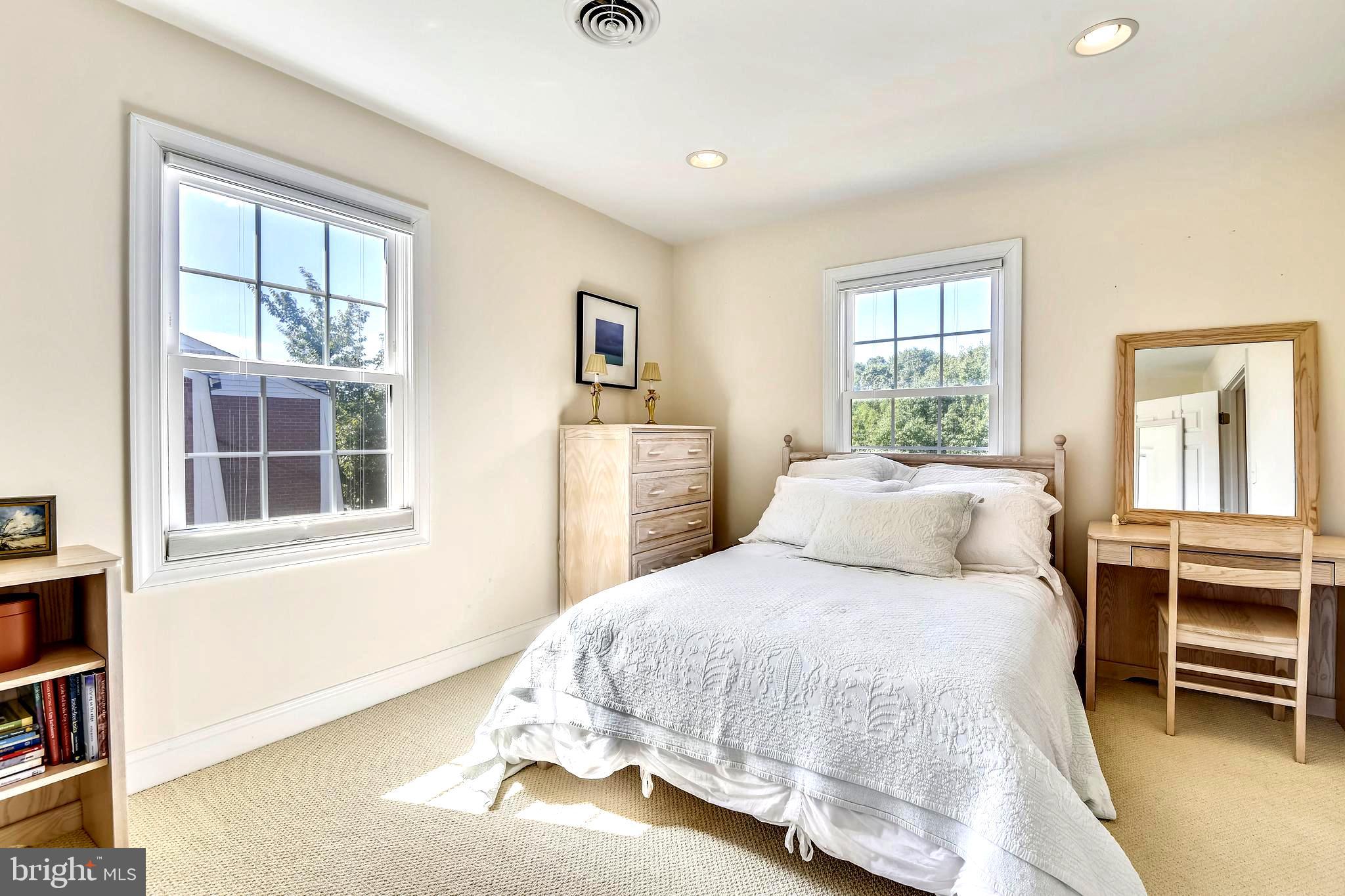 OAKWOOD - Residential