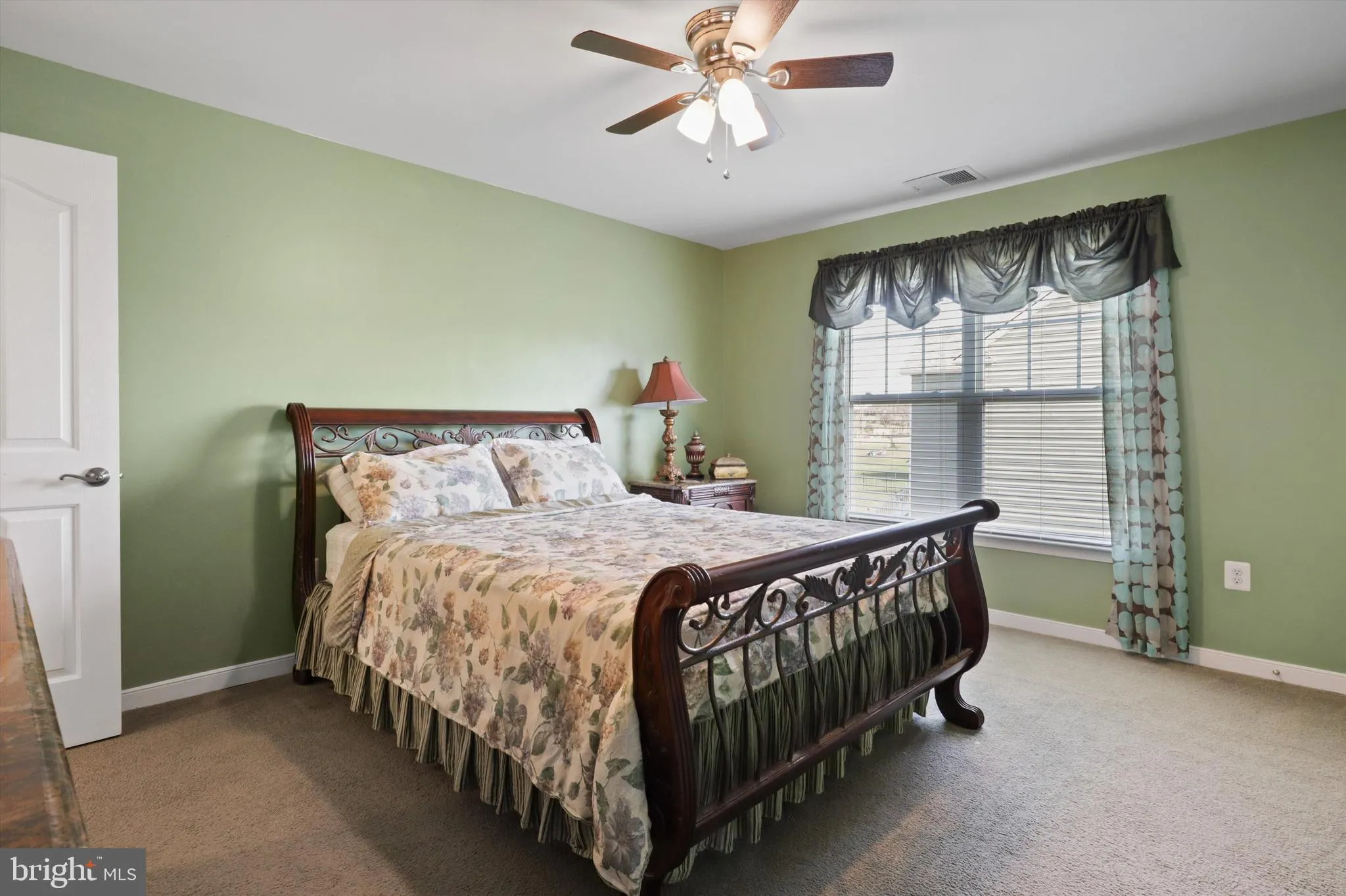 Spotsylvania, Virginia 22553, United States, 4 Bedrooms Bedrooms, ,4 BathroomsBathrooms,Residential,Pending,34780