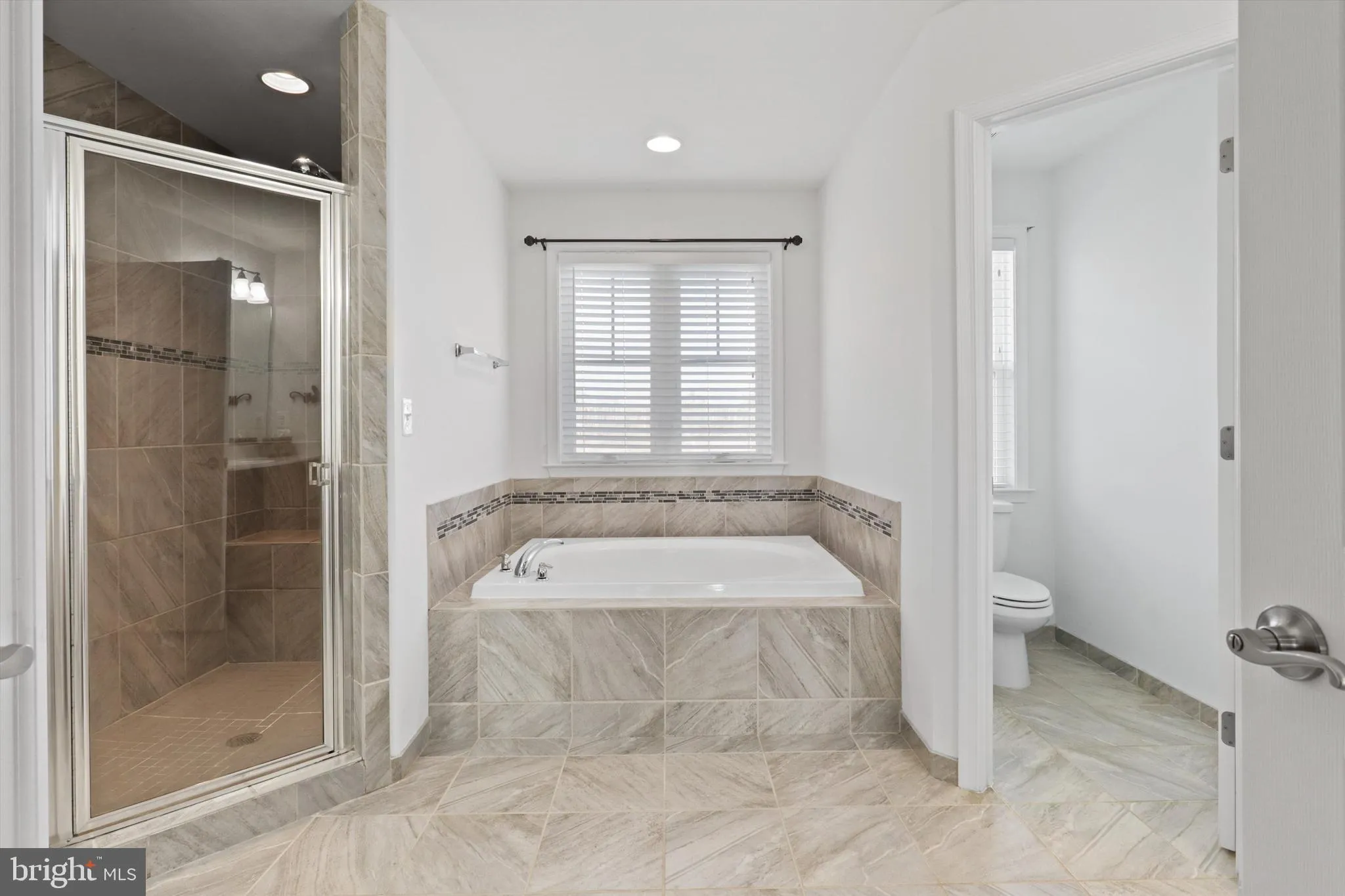 Spotsylvania, Virginia 22553, United States, 4 Bedrooms Bedrooms, ,4 BathroomsBathrooms,Residential,Pending,34780