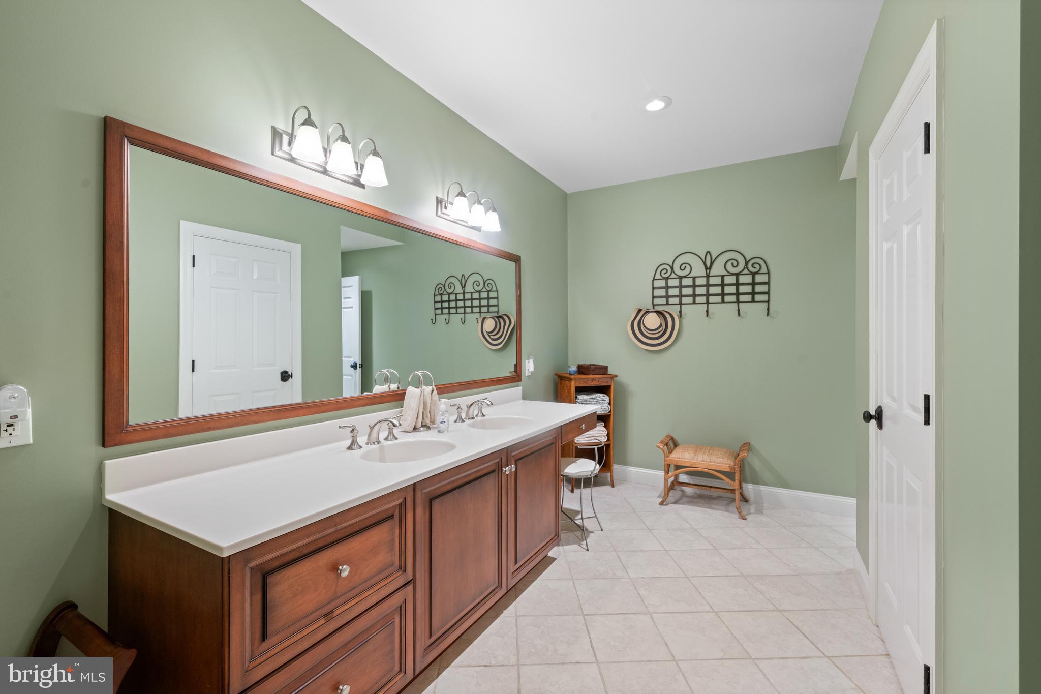 CLAREMONT - Residential