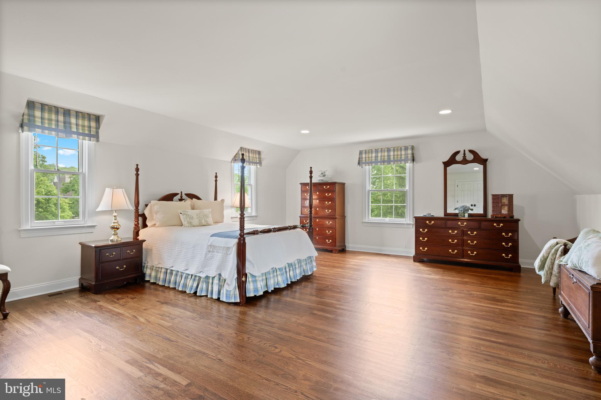 CLAREMONT - Residential
