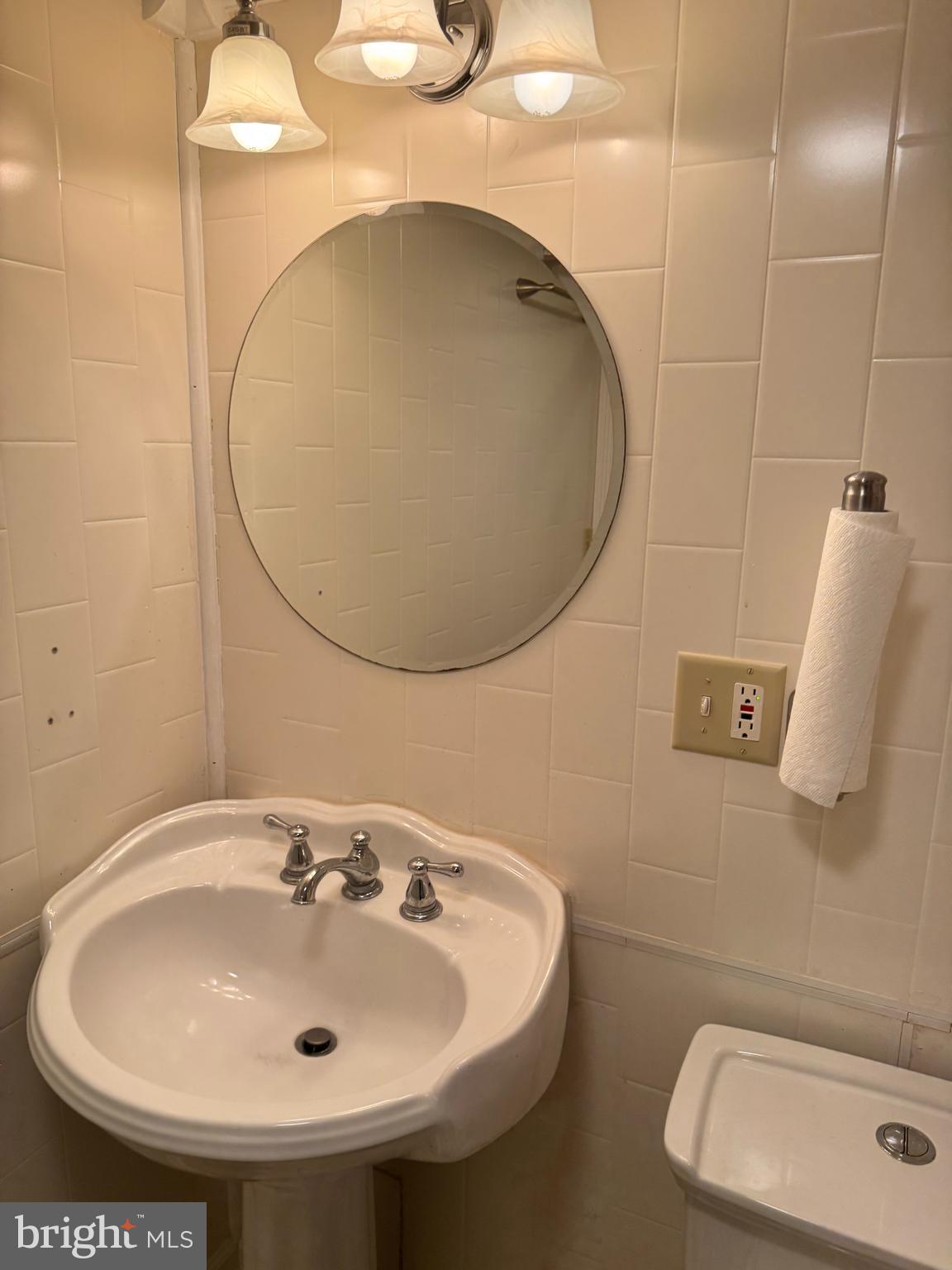 FREETOWN VILLAGE - Residential Lease