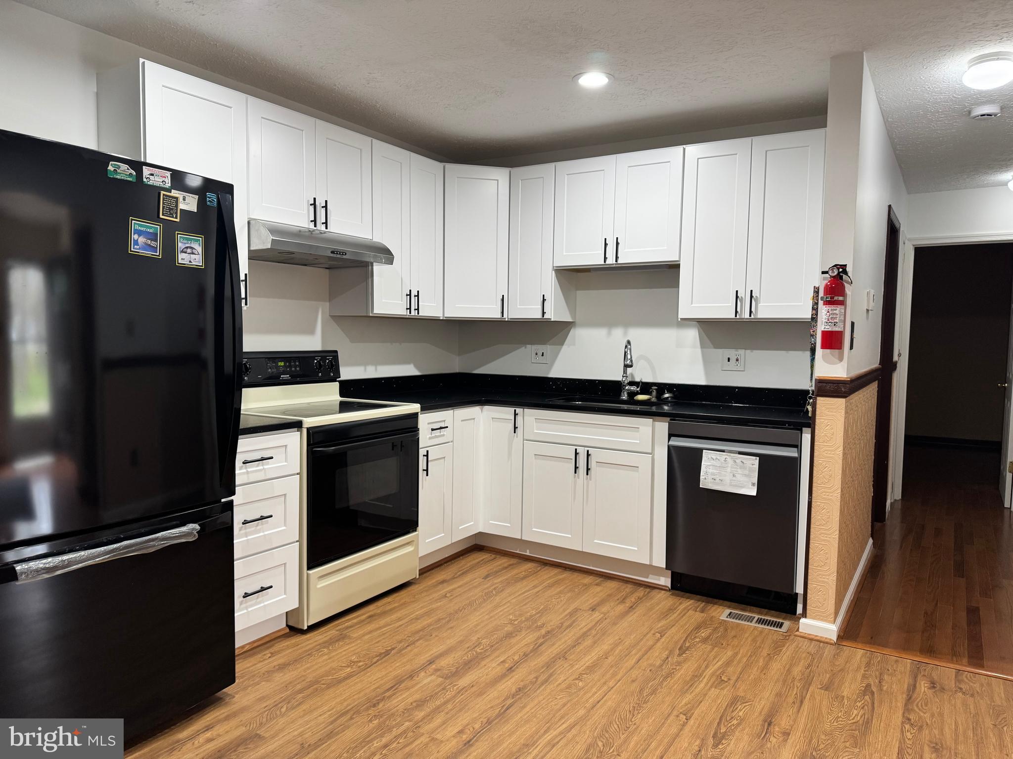 FREETOWN VILLAGE - Residential Lease